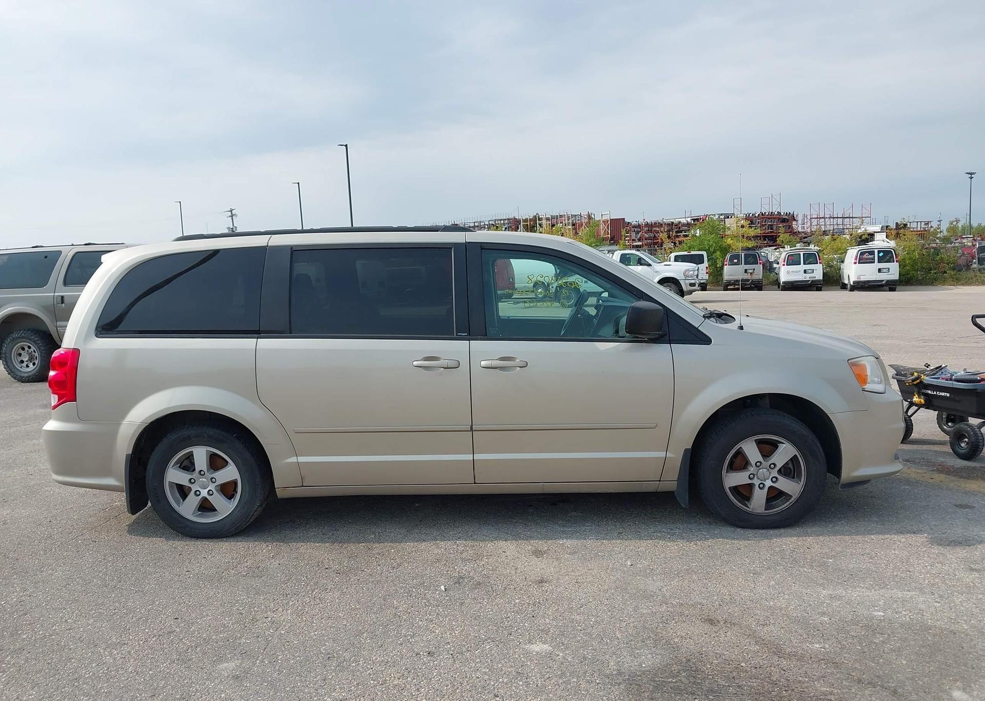 2012 DODGE GRAND CARAVAN SE