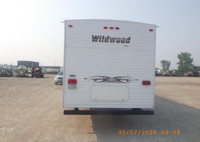 2011 Enclosed Trailer WILDWOOD
