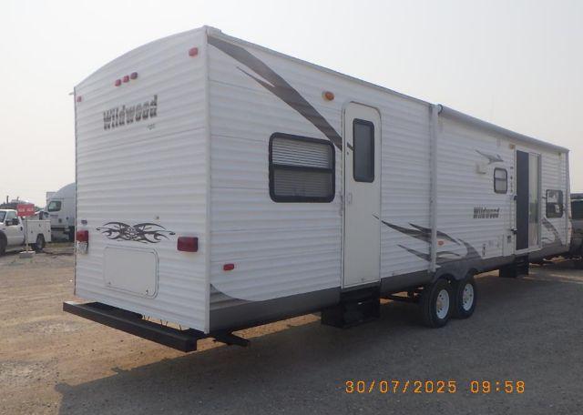 2011 Enclosed Trailer WILDWOOD