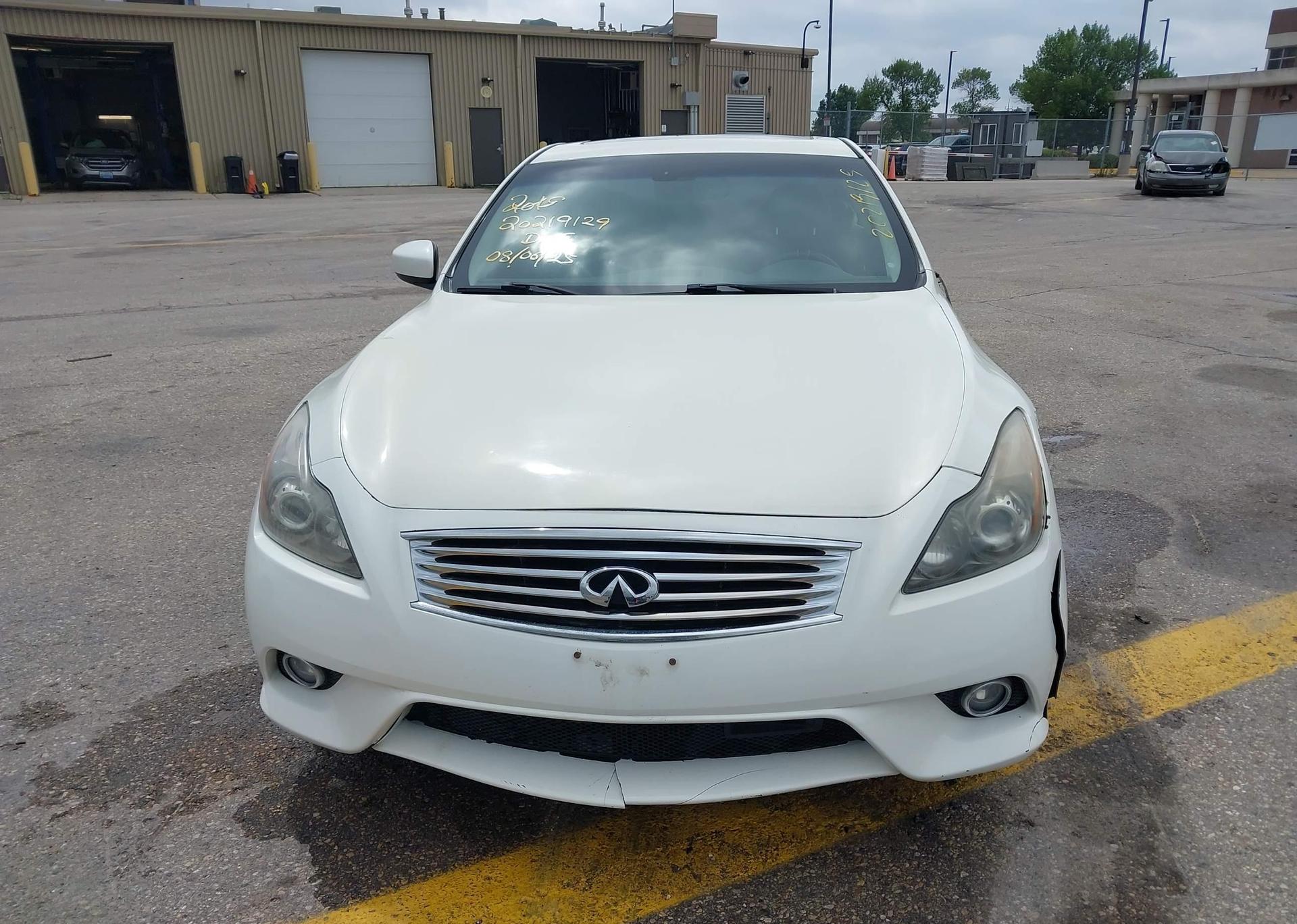 2011 INFINITI G37X