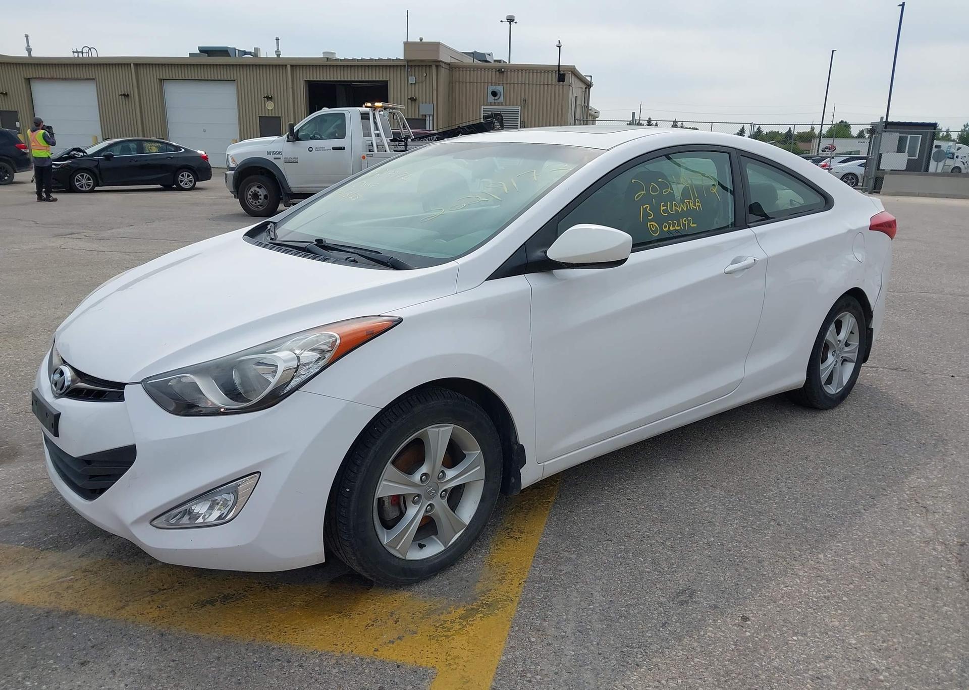 2013 HYUNDAI elantra se