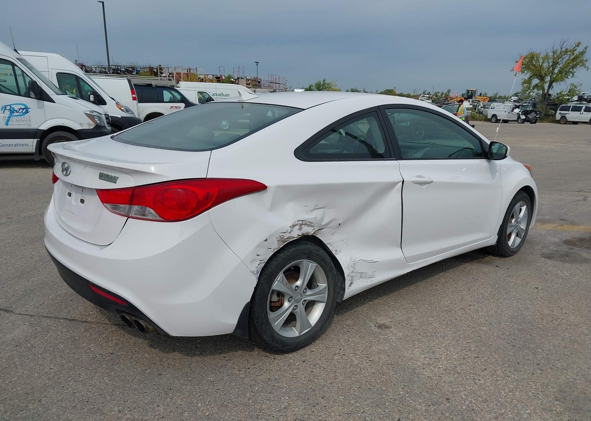 2013 HYUNDAI elantra se