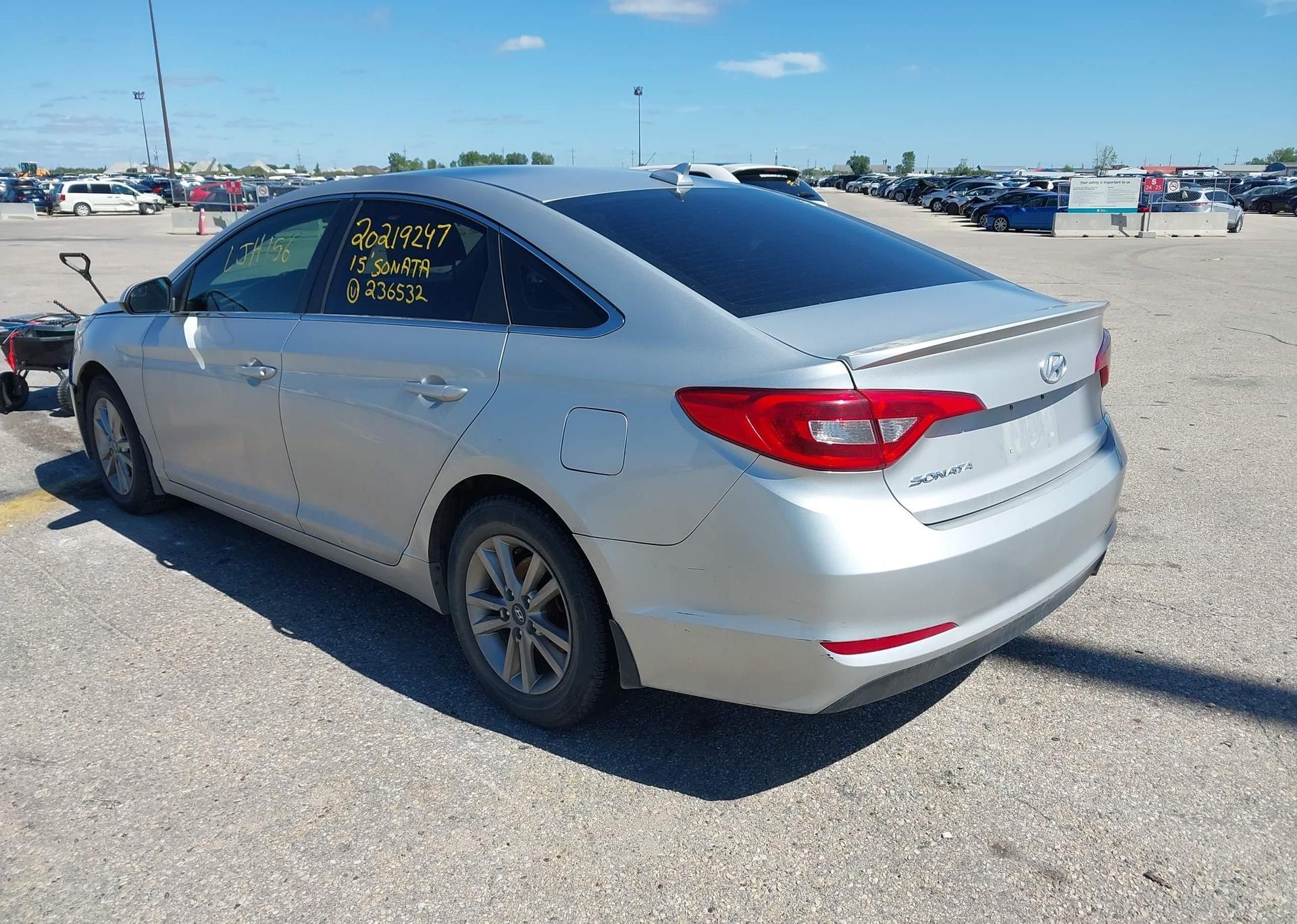 2015 HYUNDAI SONATA GL
