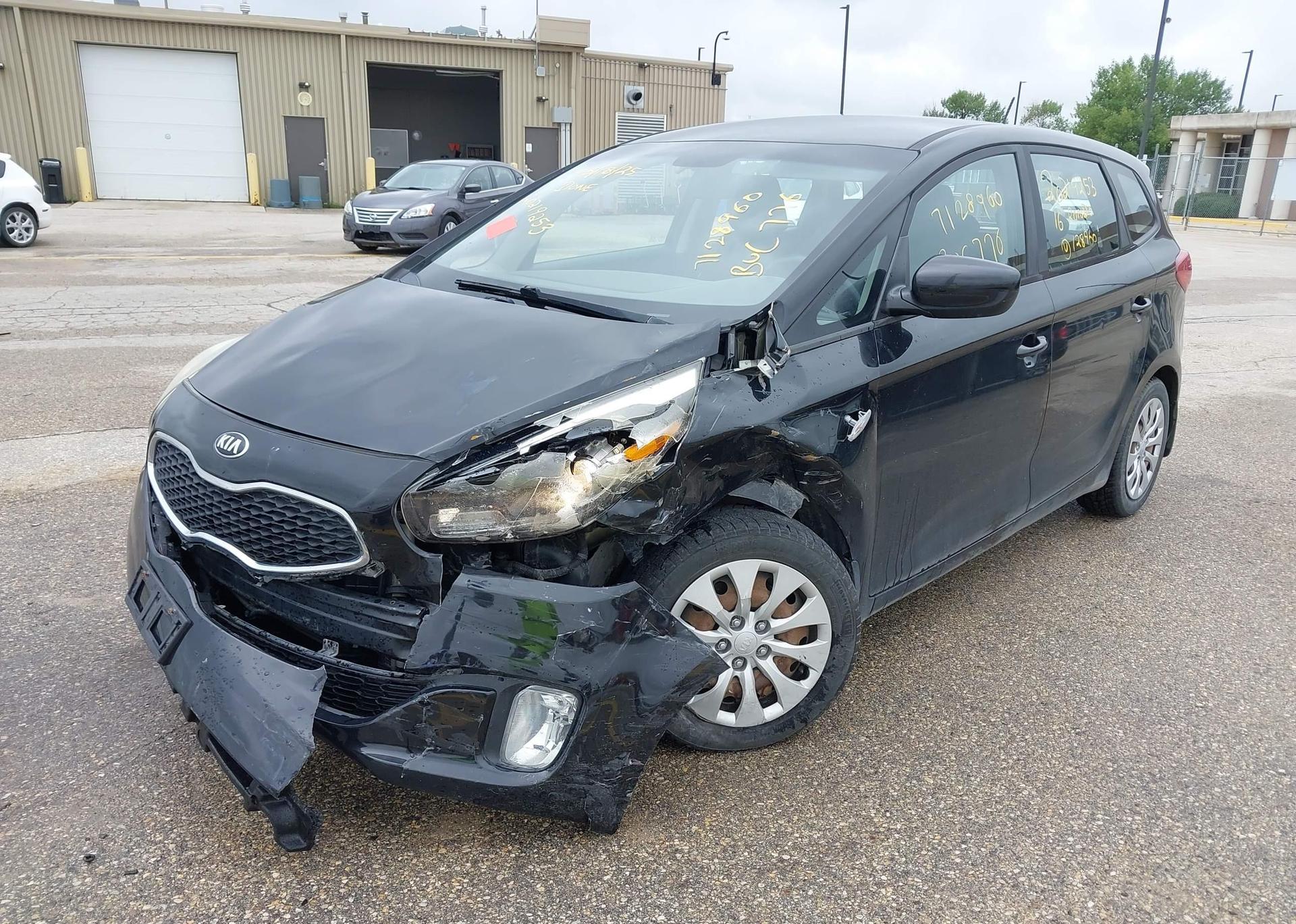 2016 KIA RONDO EX