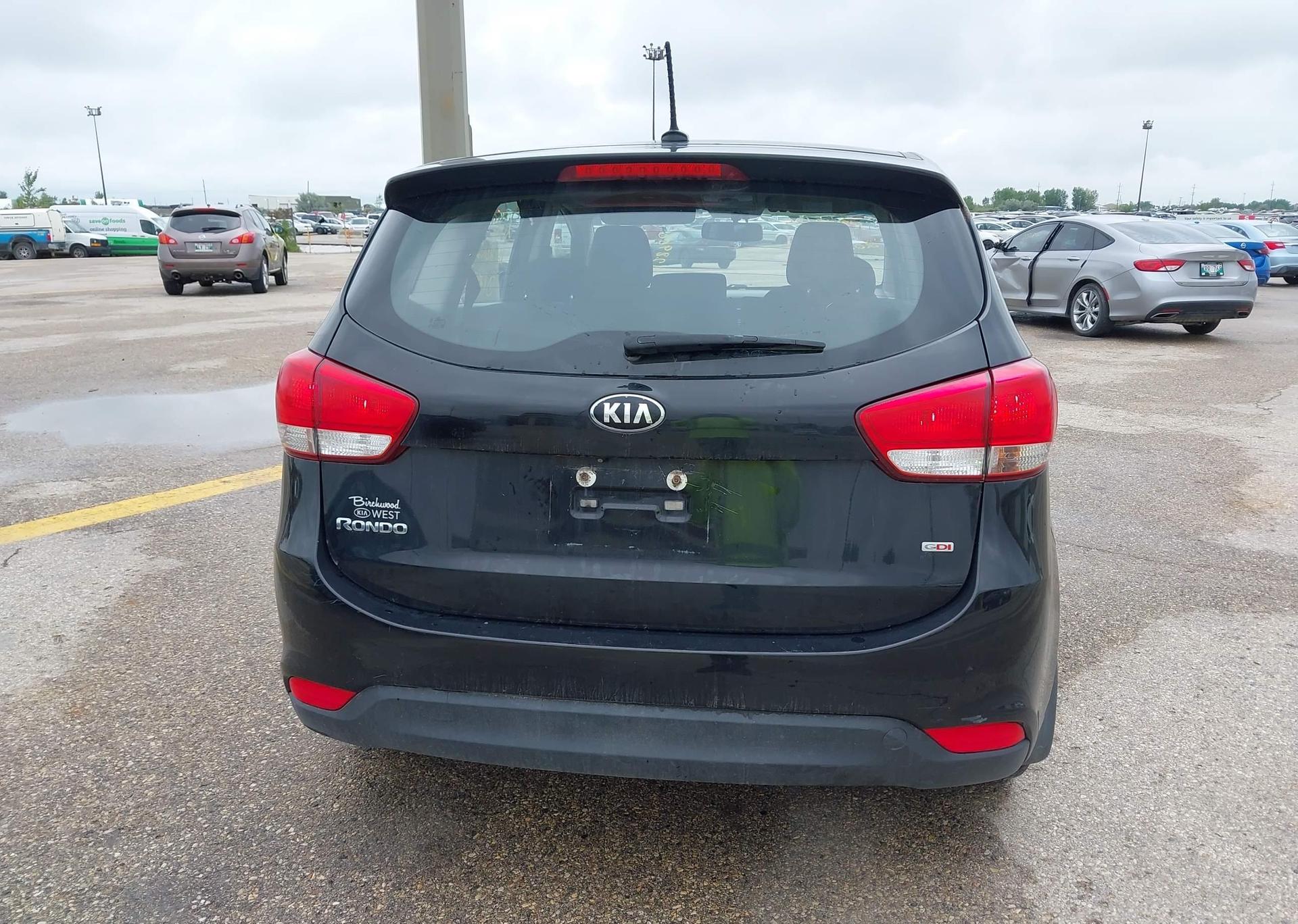 2016 KIA RONDO EX