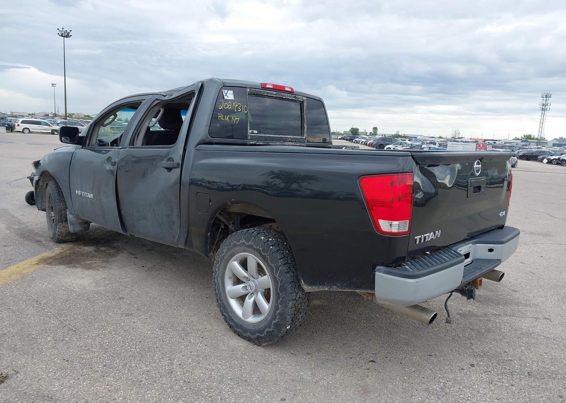 2006 NISSAN TITAN 5.6 LE CREW CAB