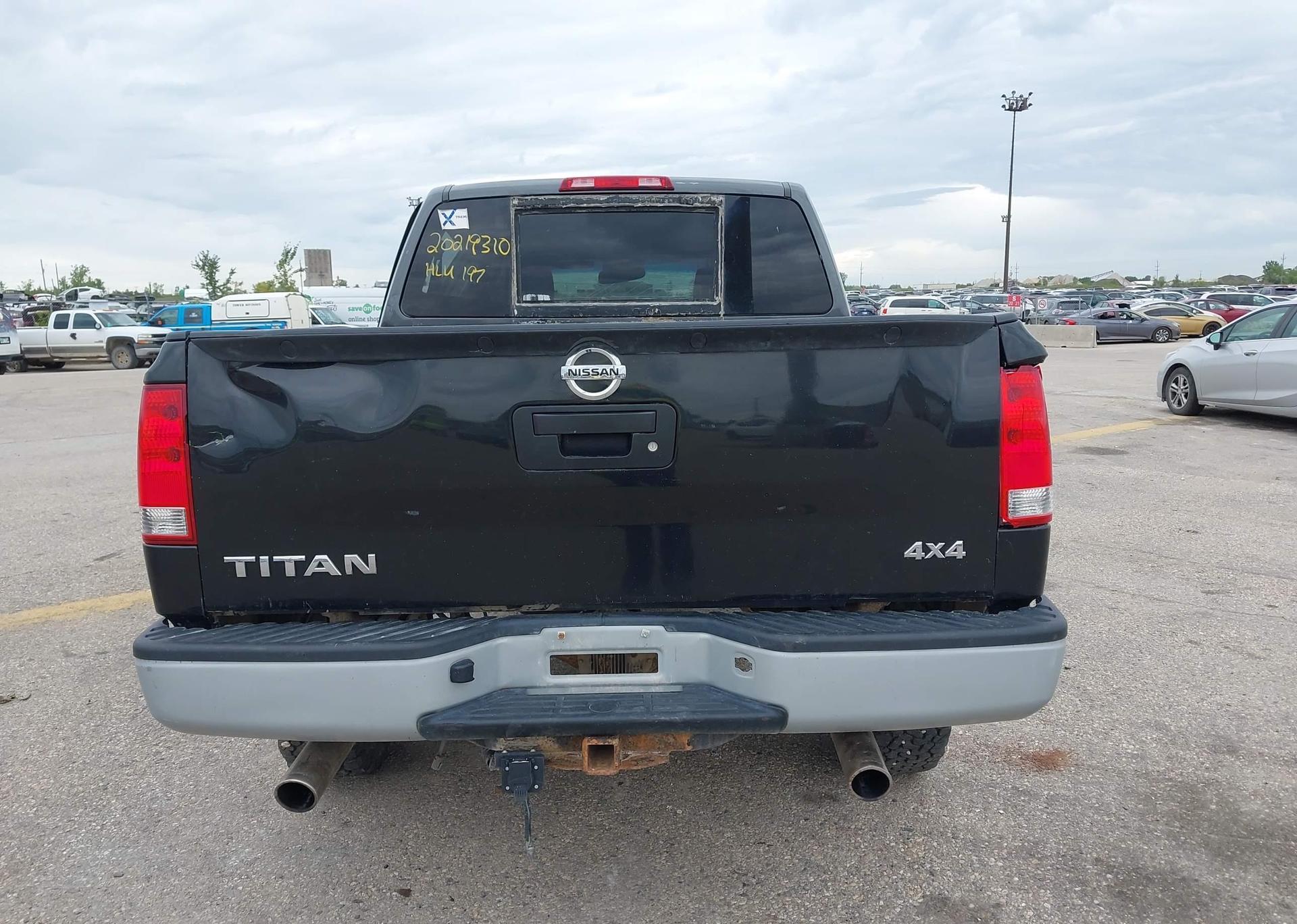 2006 NISSAN TITAN 5.6 LE CREW CAB