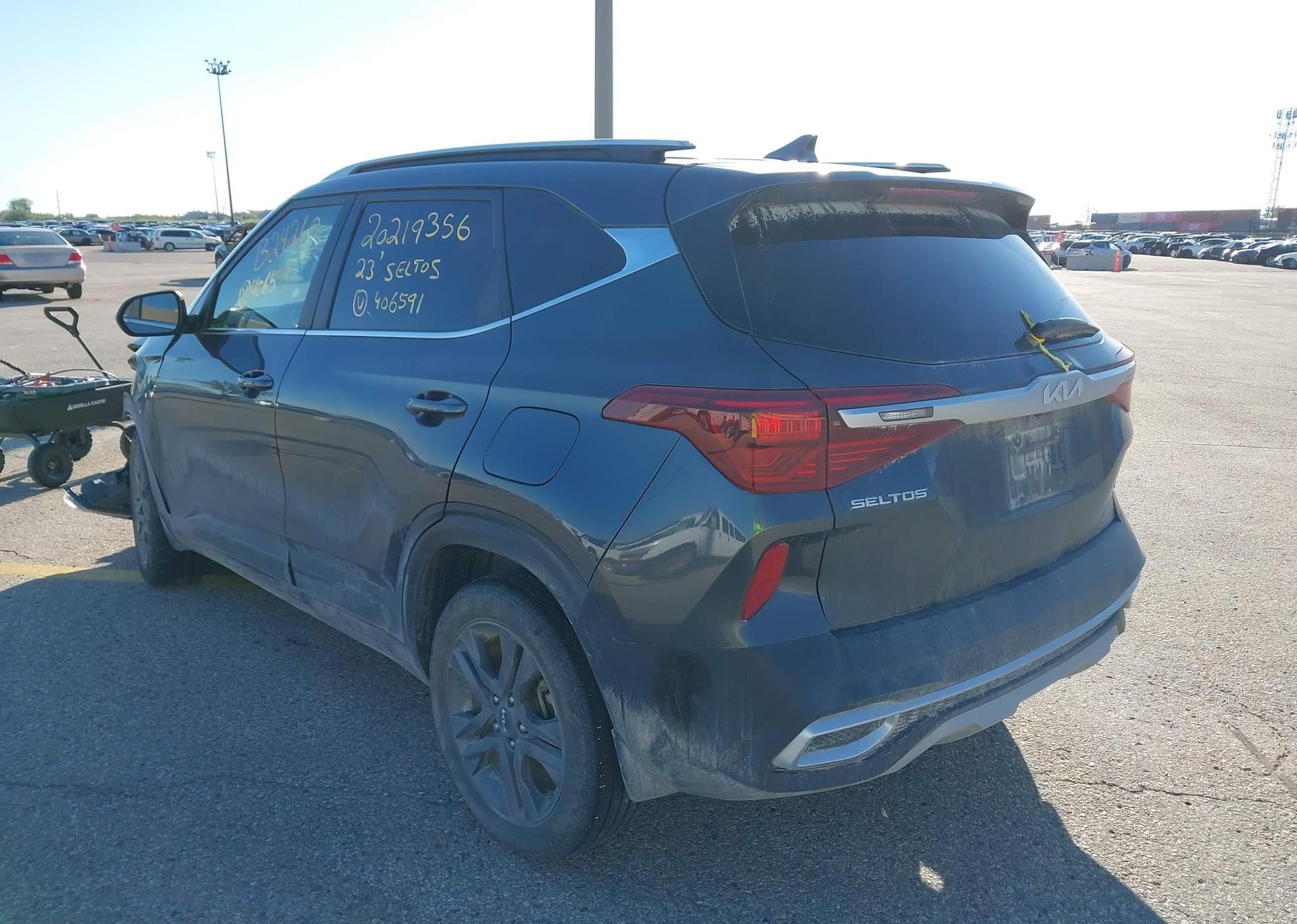 2023 KIA SELTOS EX