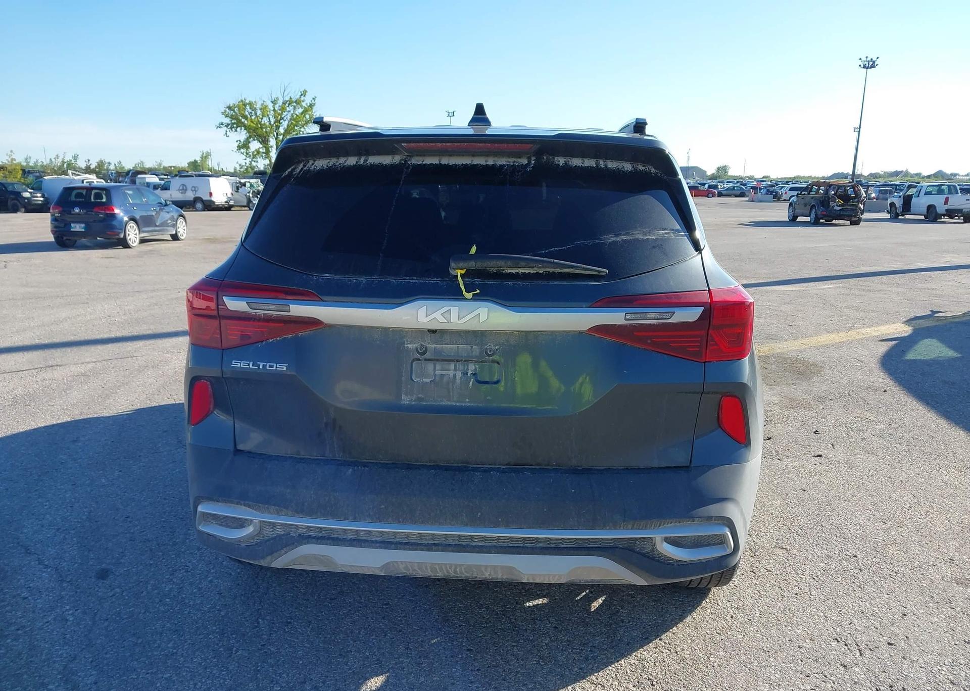 2023 KIA SELTOS EX