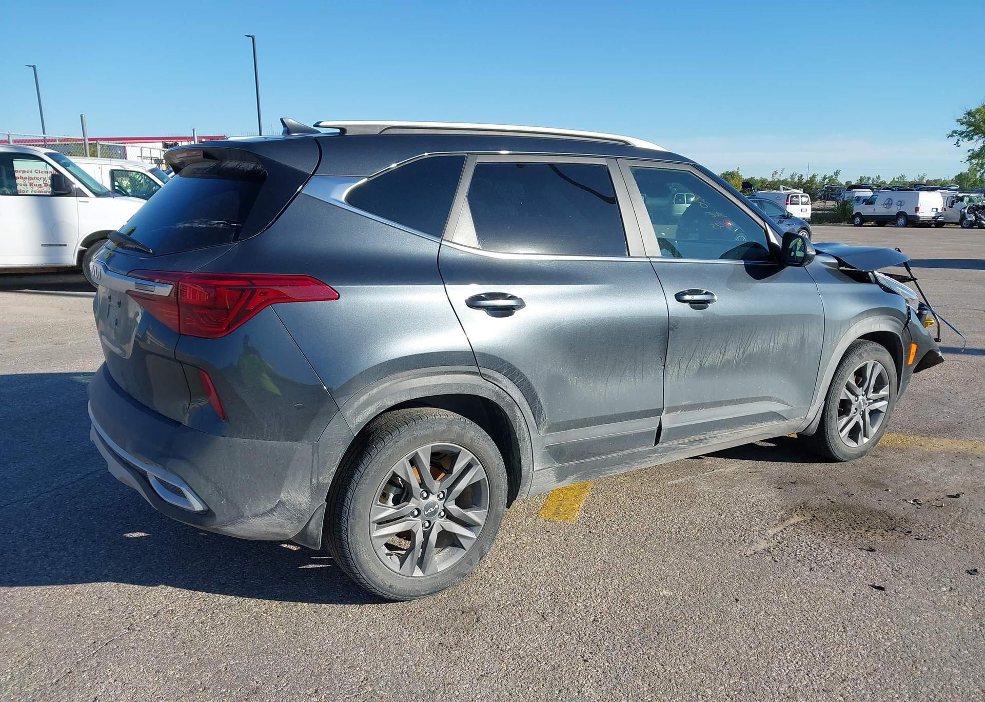 2023 KIA SELTOS EX