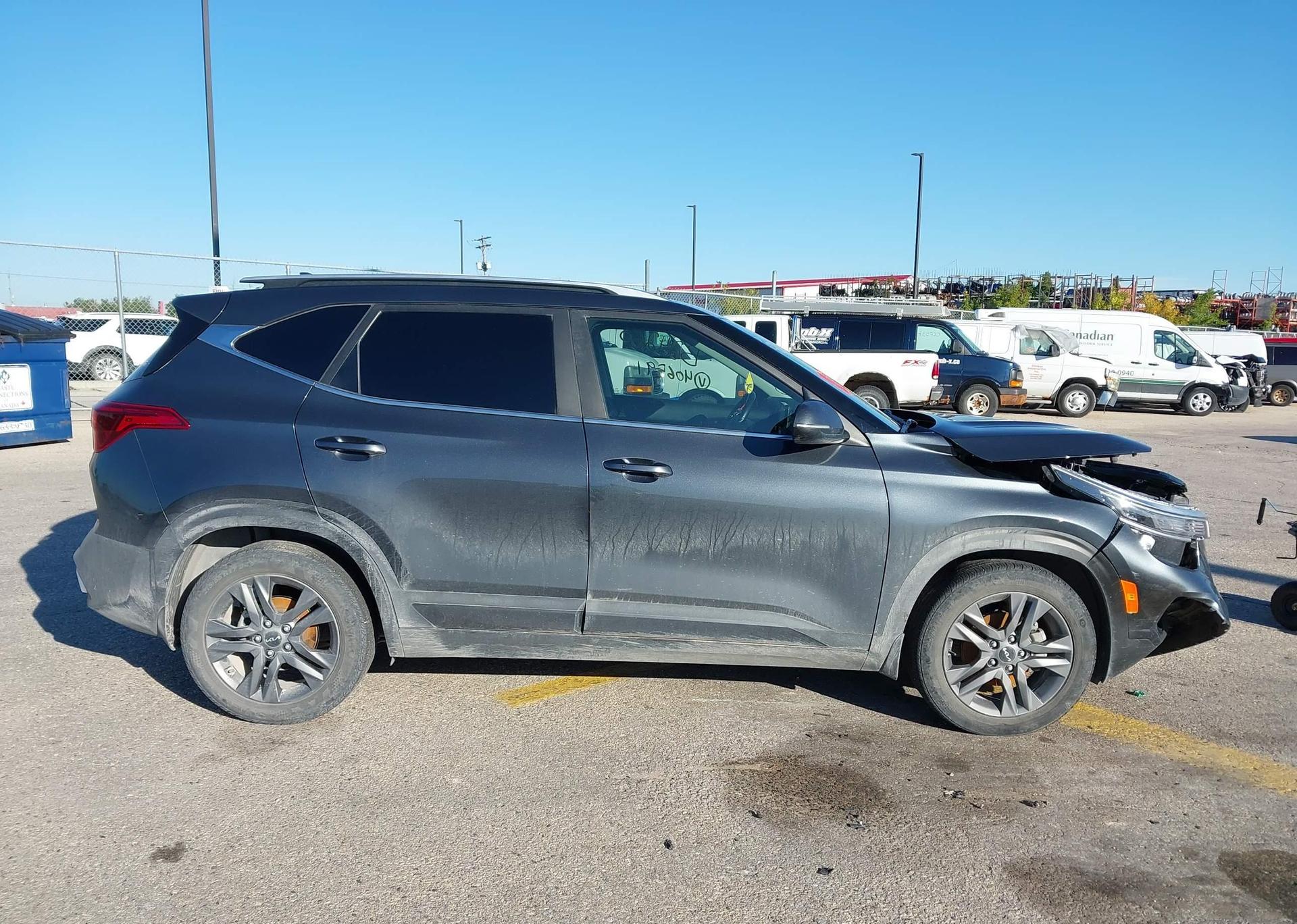 2023 KIA SELTOS EX