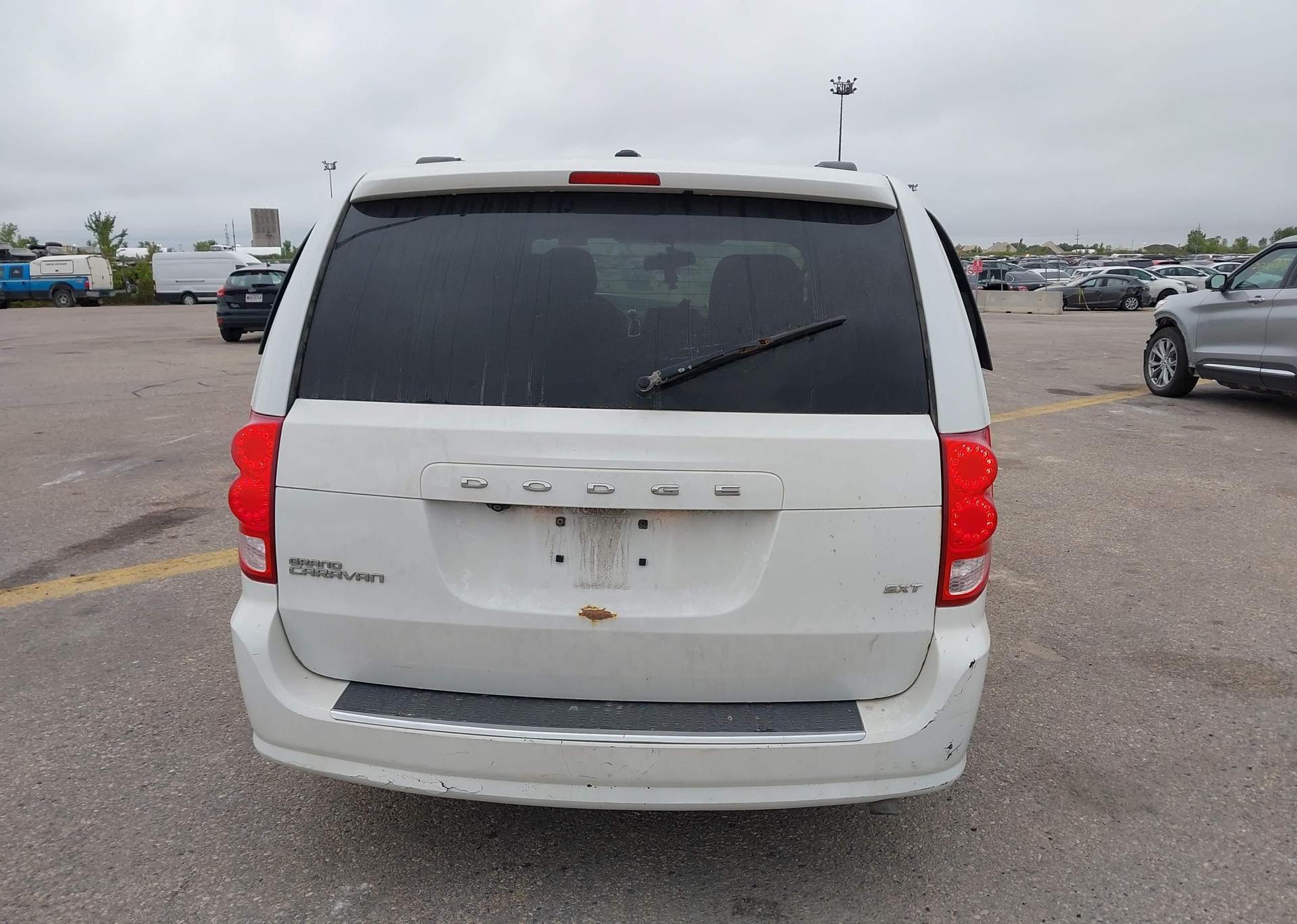 2016 DODGE GRAND CARAVAN SE