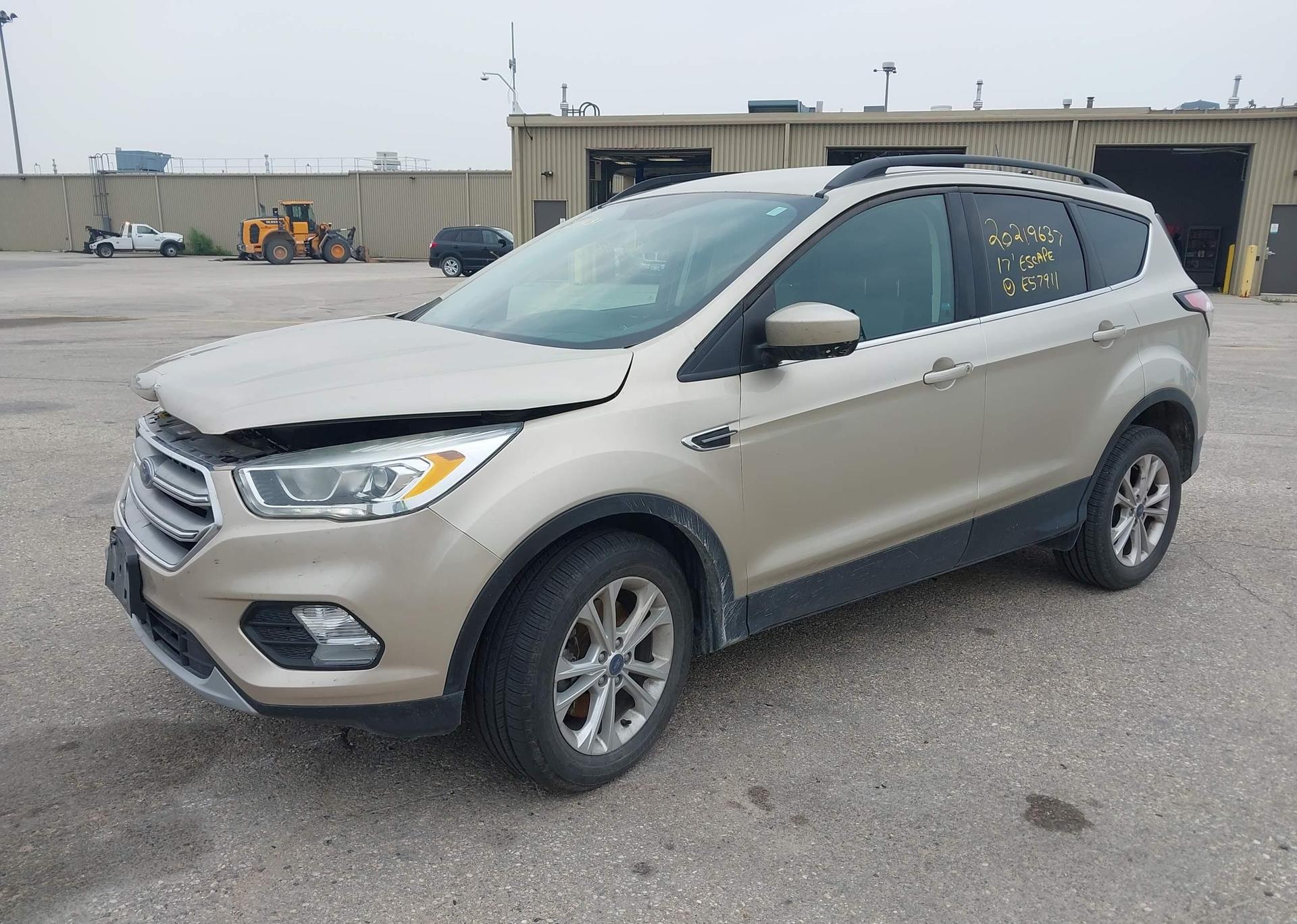2017 FORD ESCAPE SE