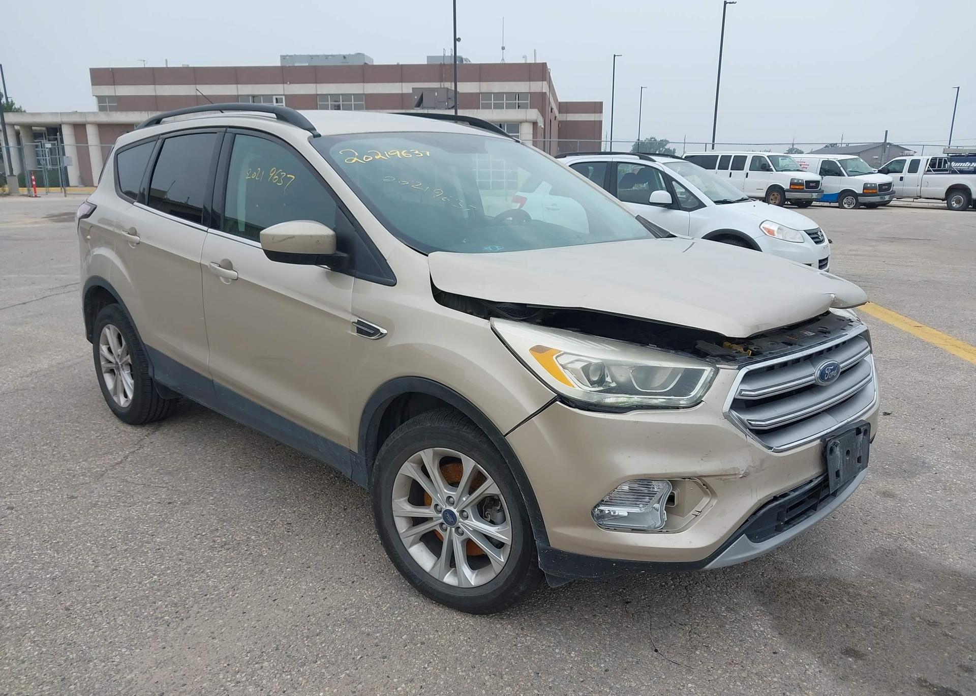 2017 FORD ESCAPE SE