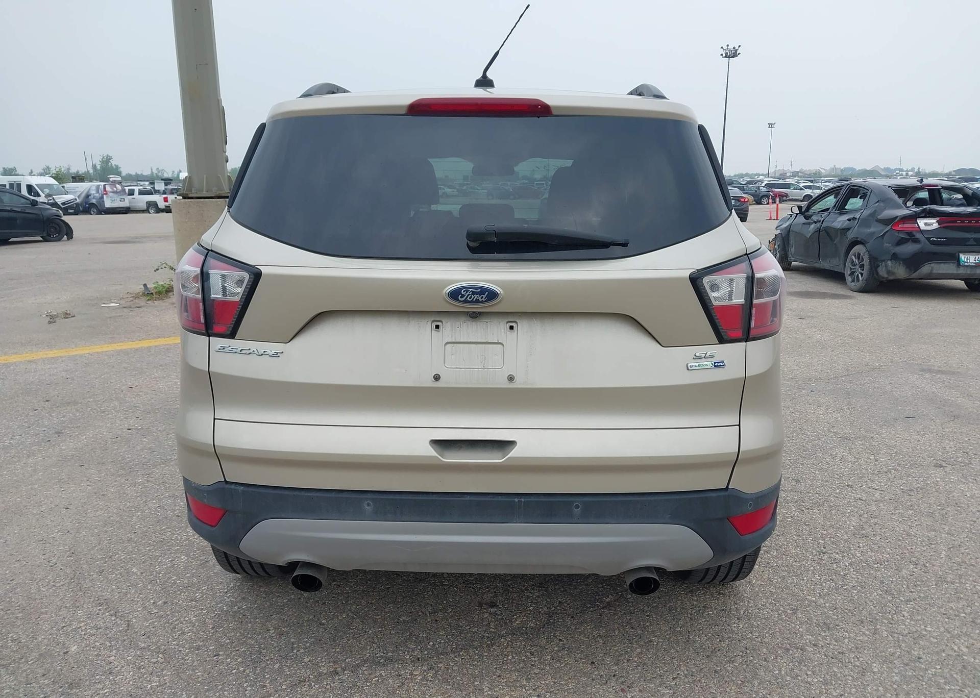 2017 FORD ESCAPE SE