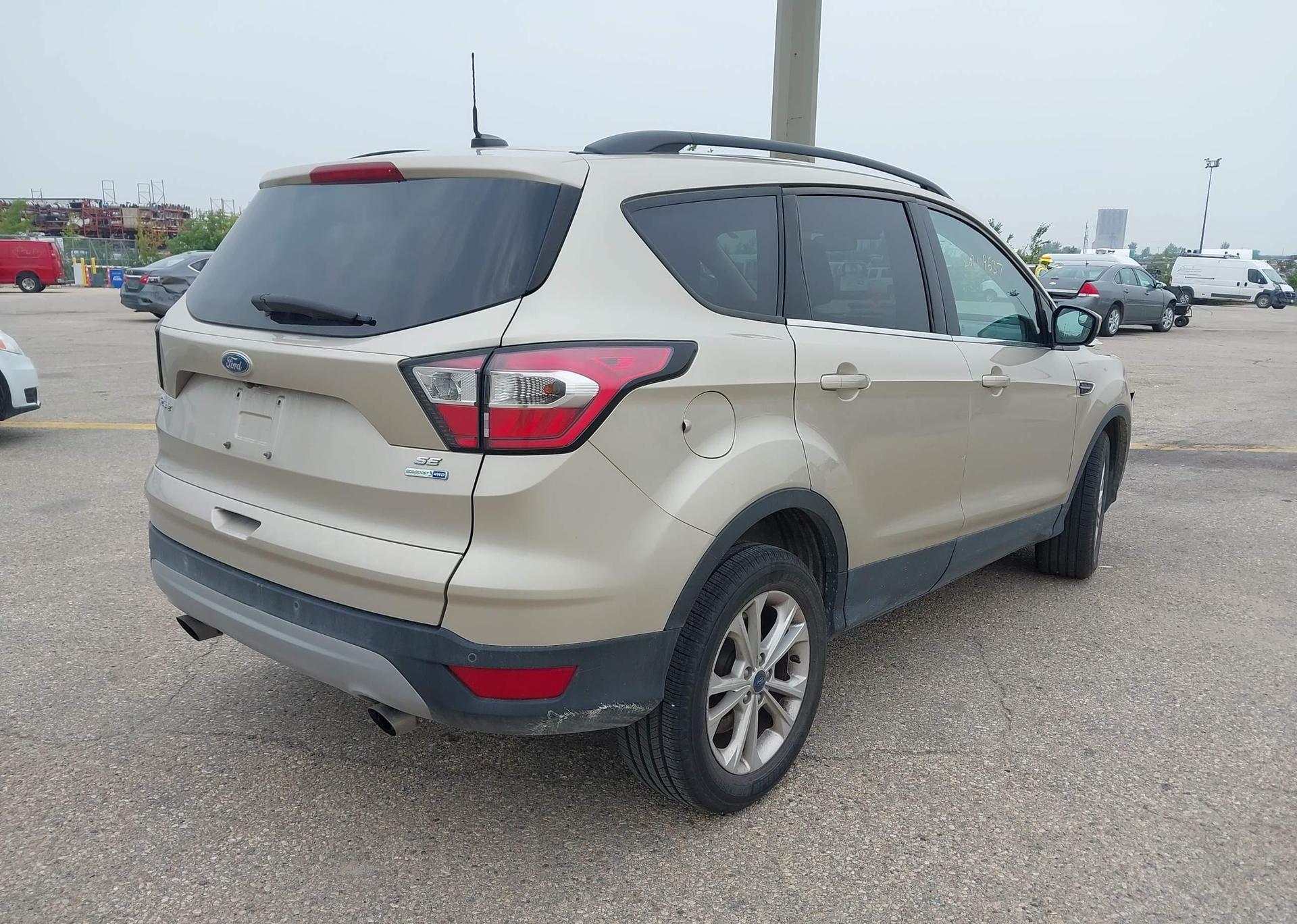 2017 FORD ESCAPE SE