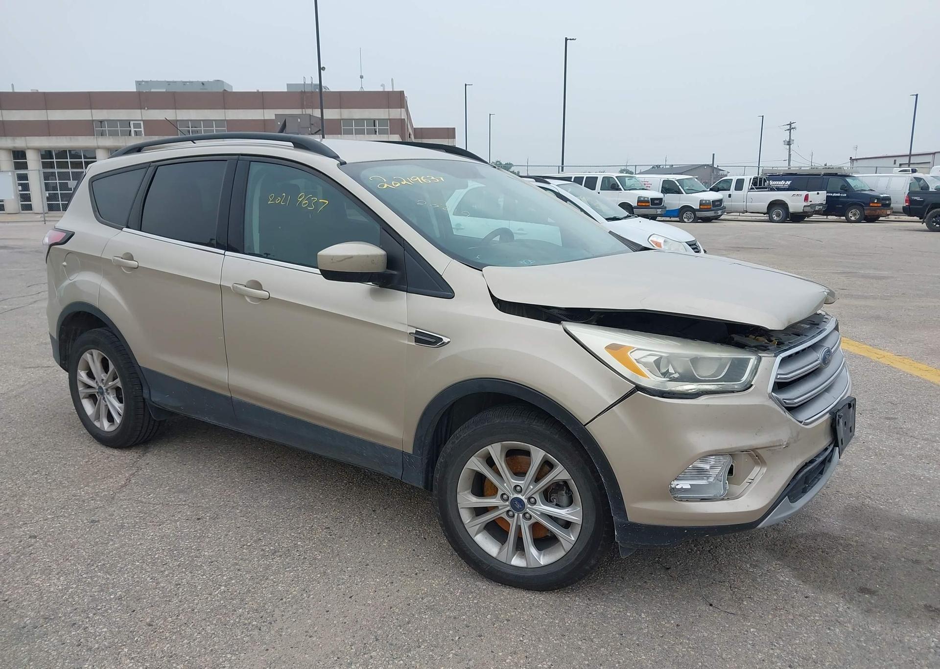 2017 FORD ESCAPE SE