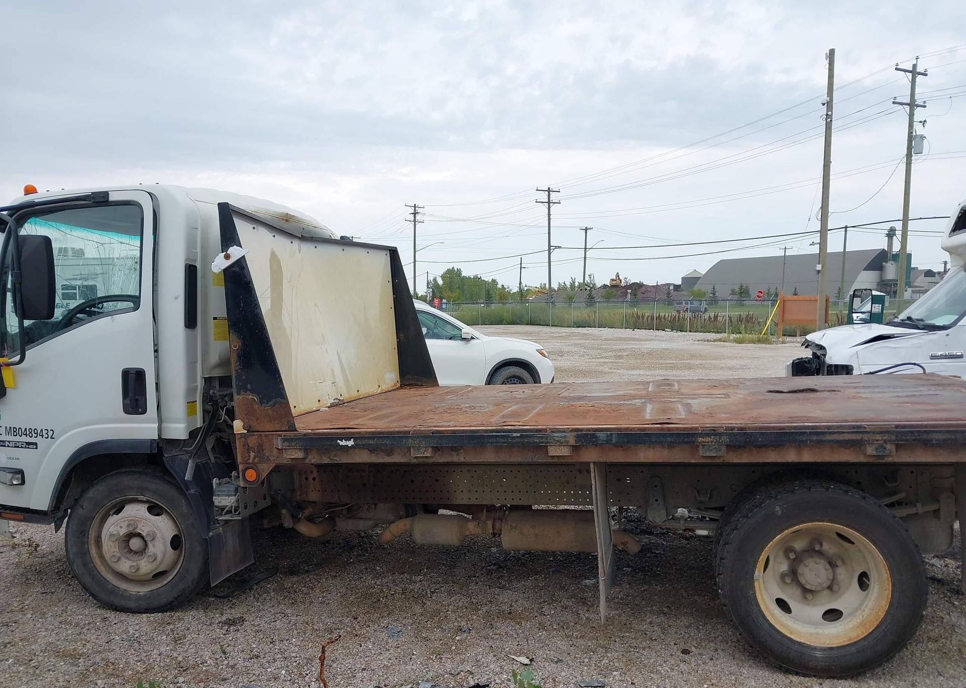 2014 ISUZU NPR
