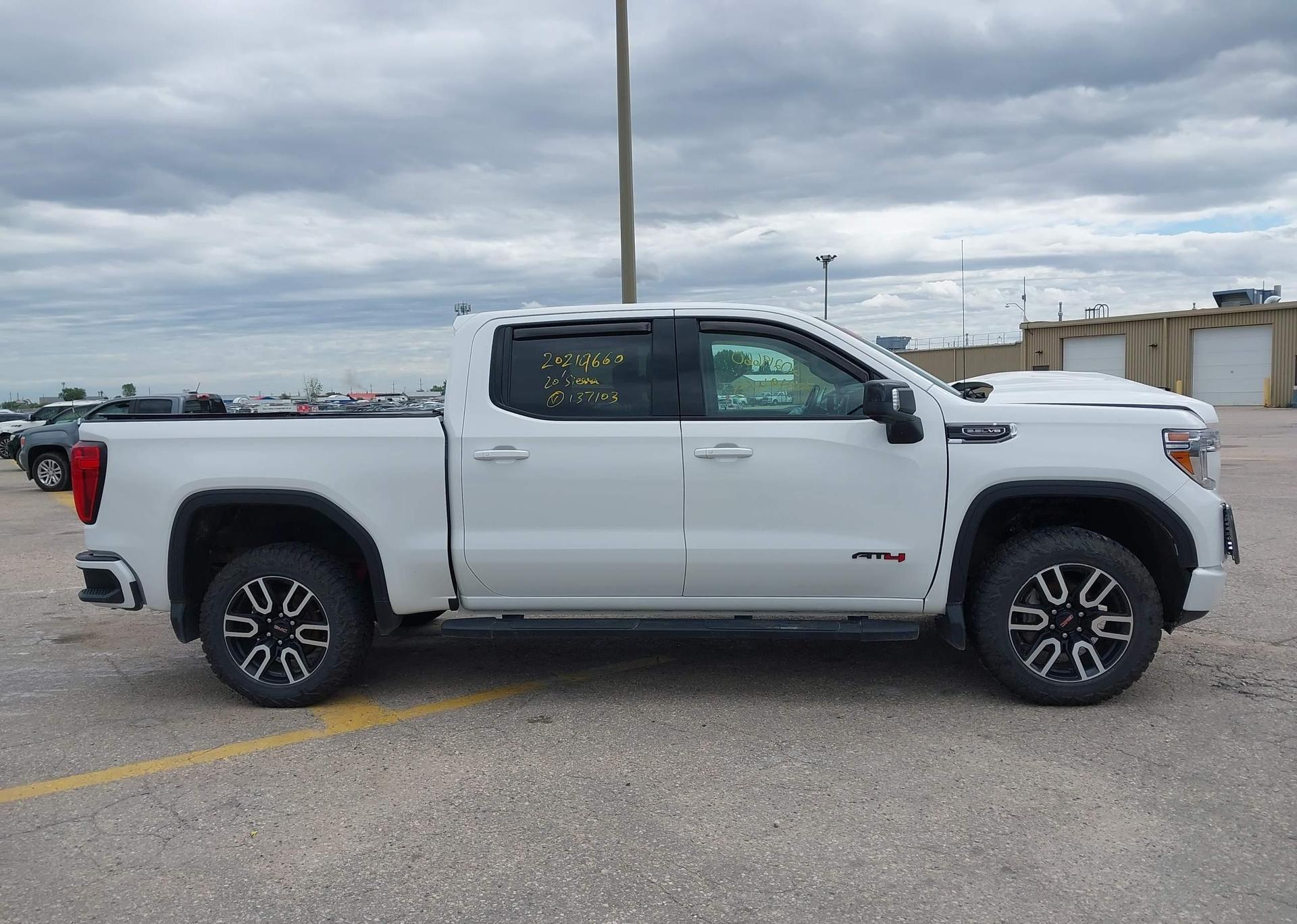 2020 GMC SIERRA 1500 AT4 CREW CAB