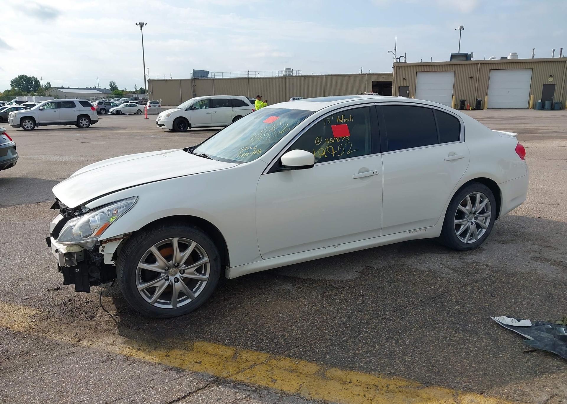 2013 INFINITI G37X