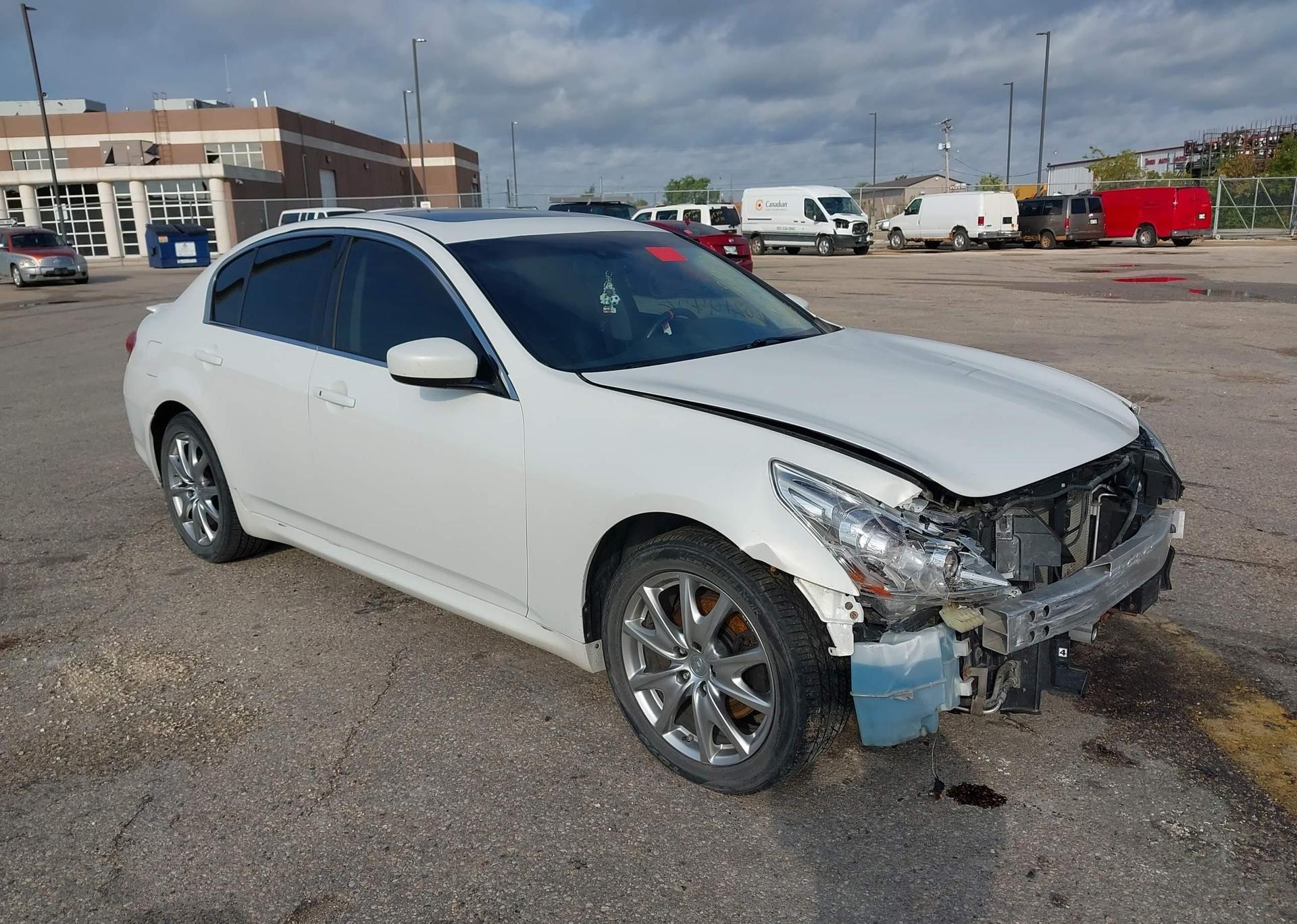 2013 INFINITI G37X