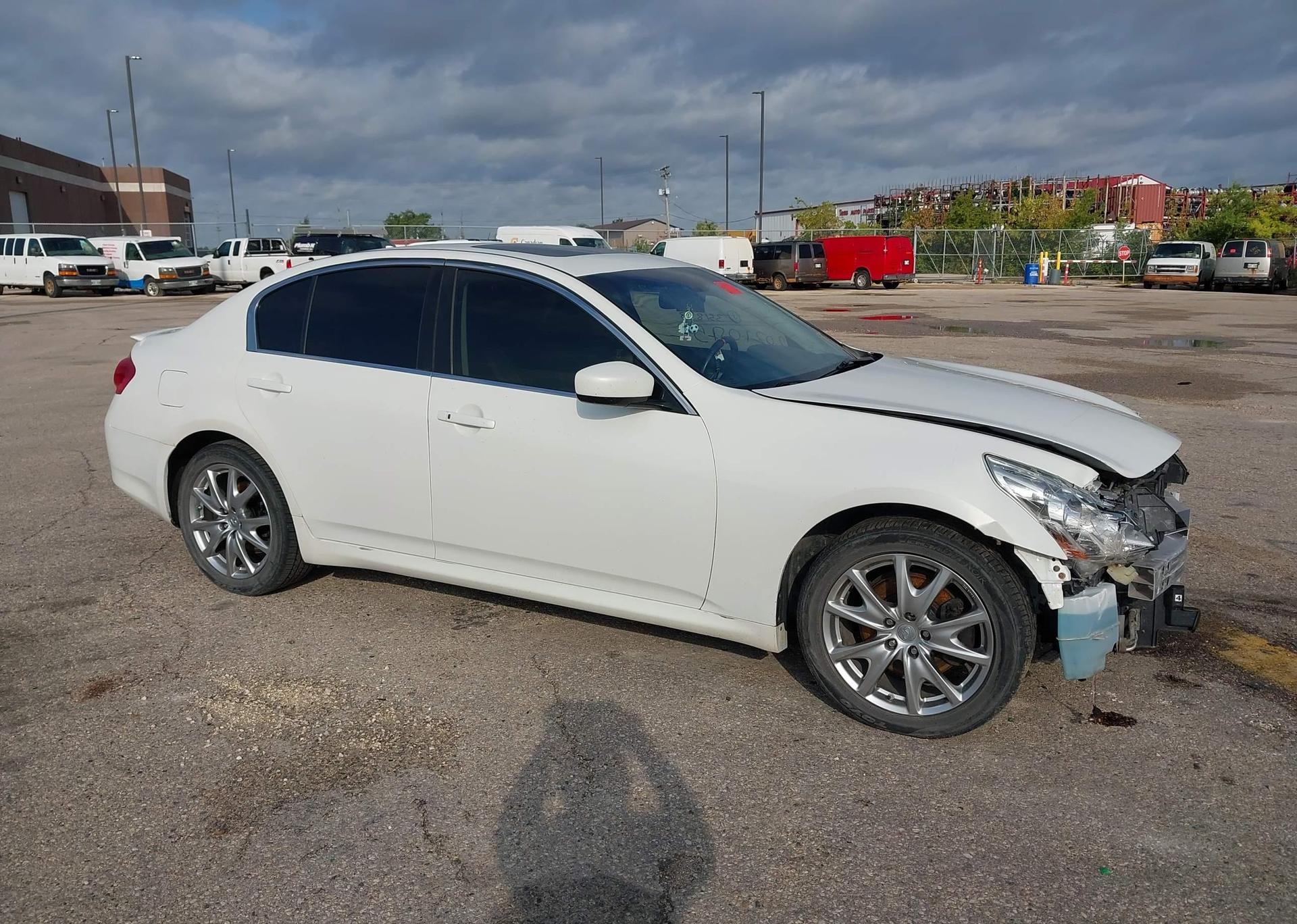 2013 INFINITI G37X