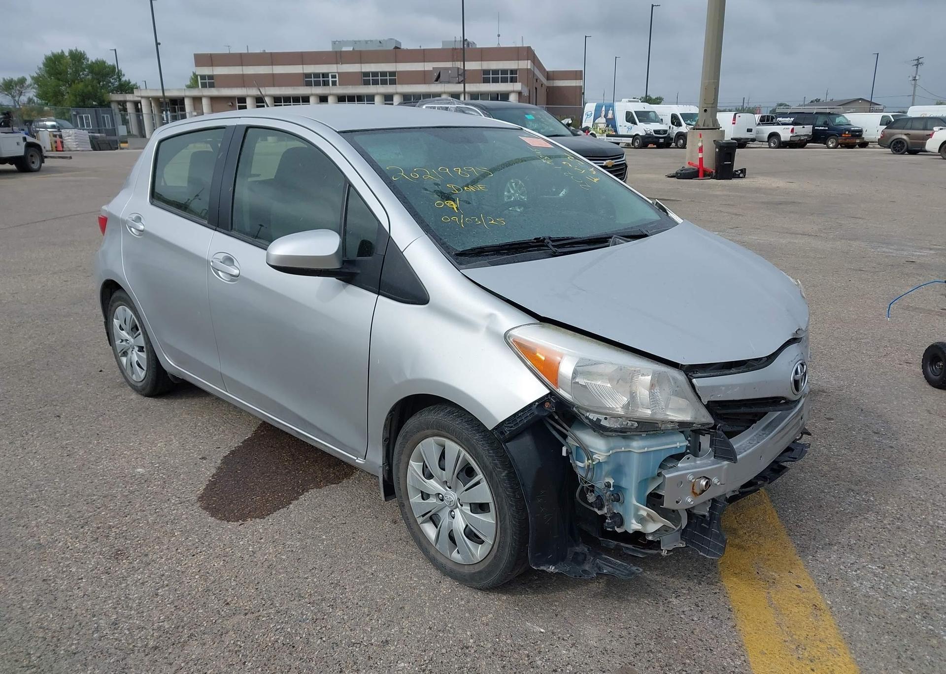 2012 TOYOTA YARIS LE