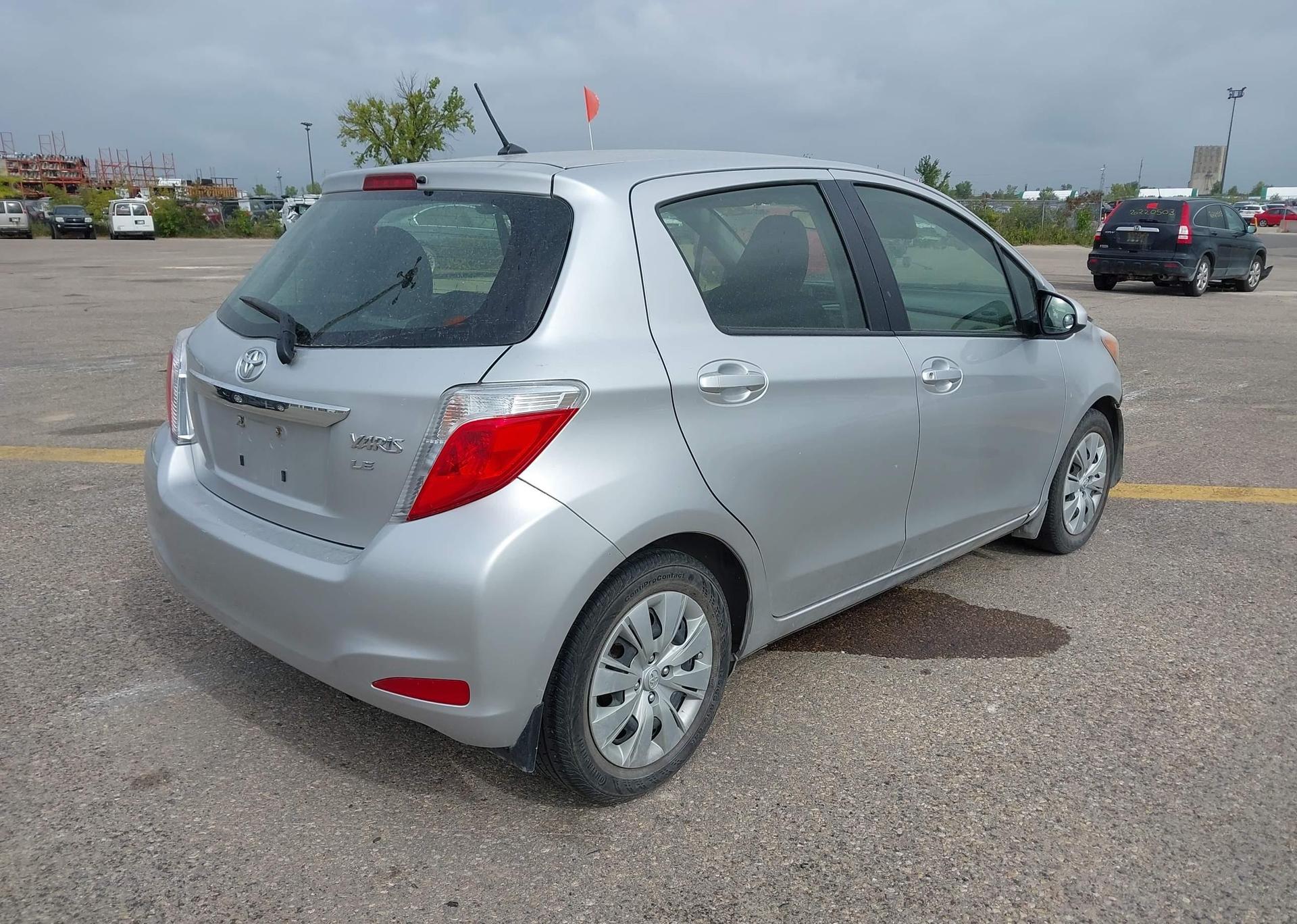 2012 TOYOTA YARIS LE