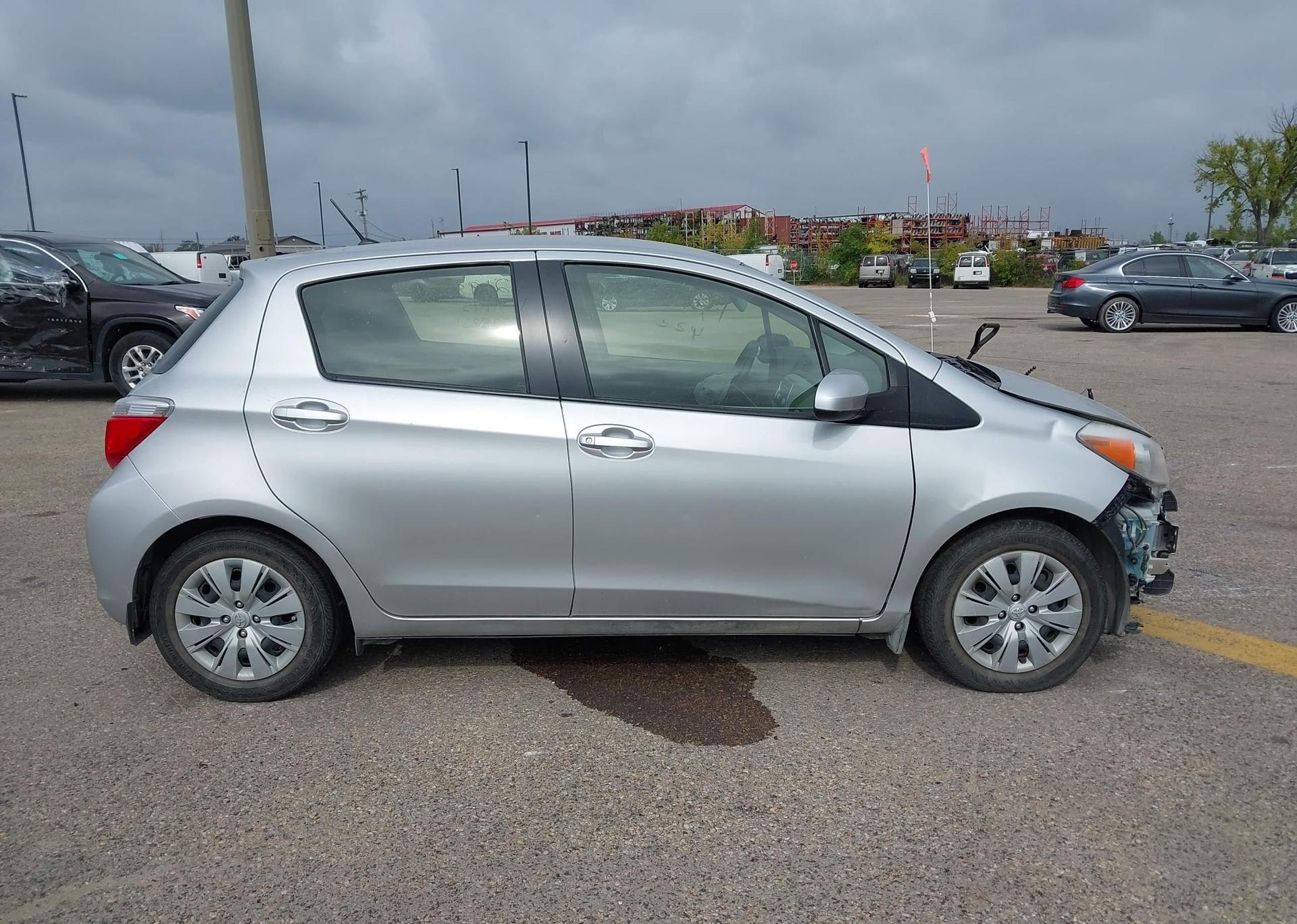 2012 TOYOTA YARIS LE