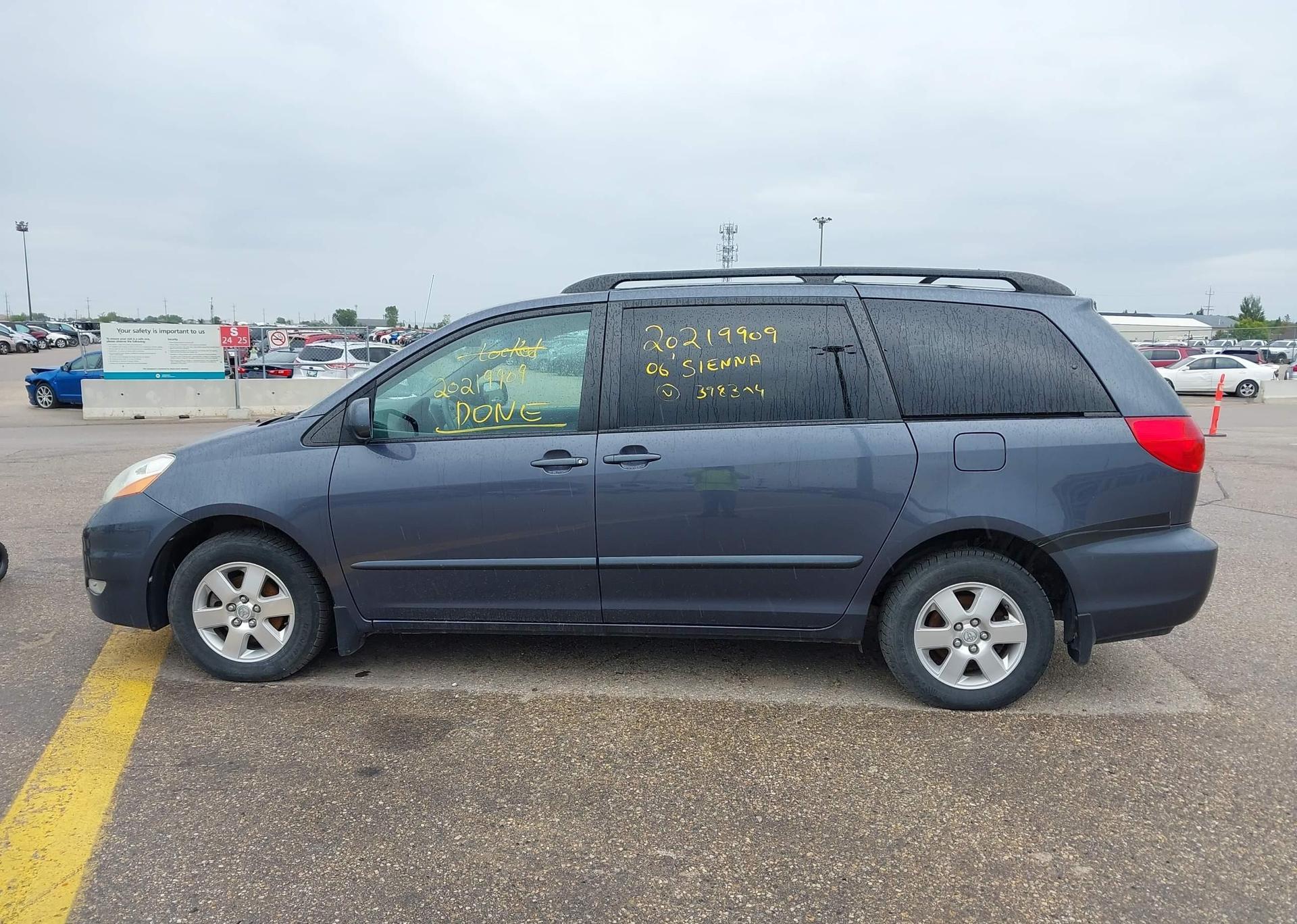 2006 TOYOTA SIENNA LE V6