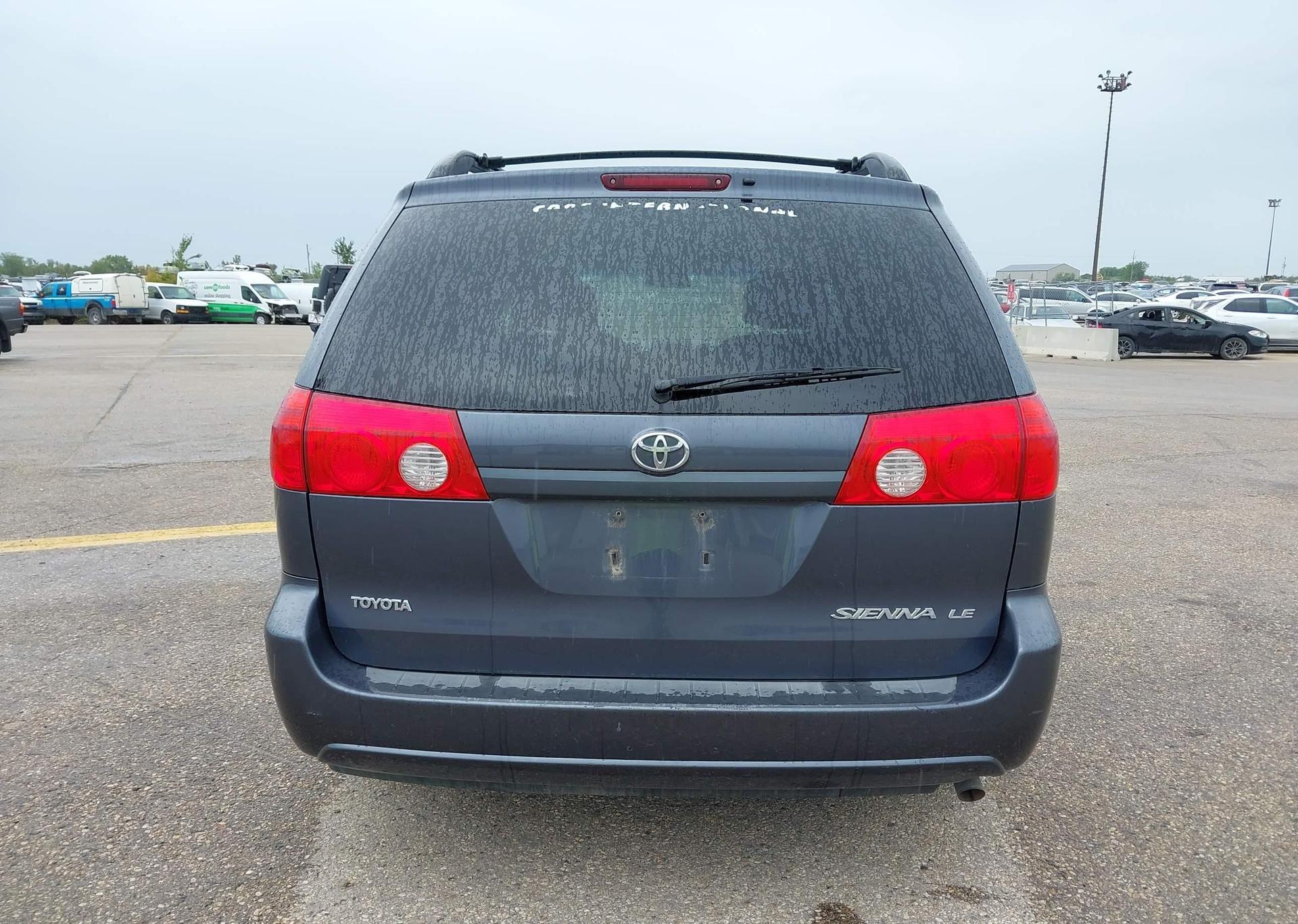 2006 TOYOTA SIENNA LE V6