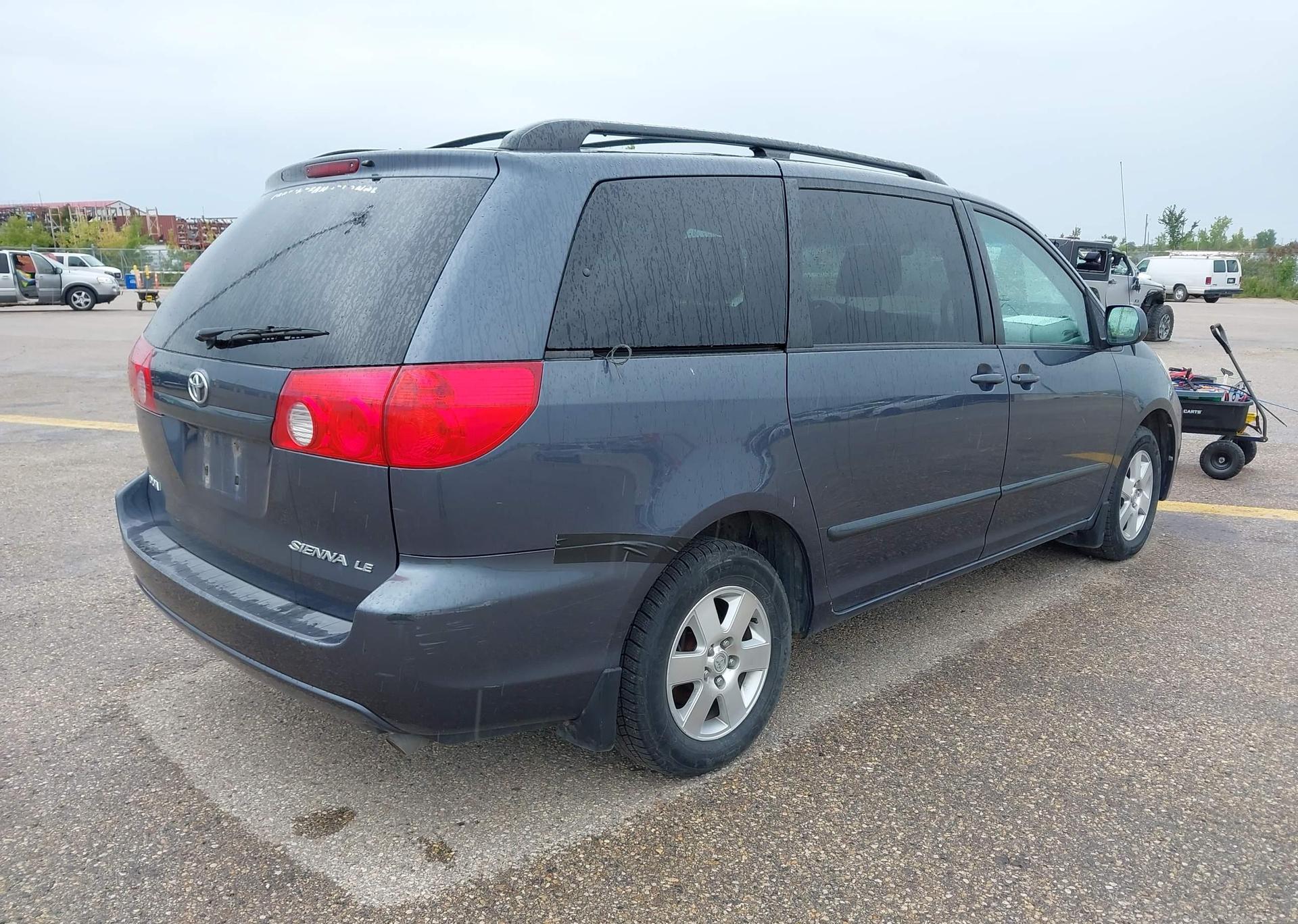 2006 TOYOTA SIENNA LE V6