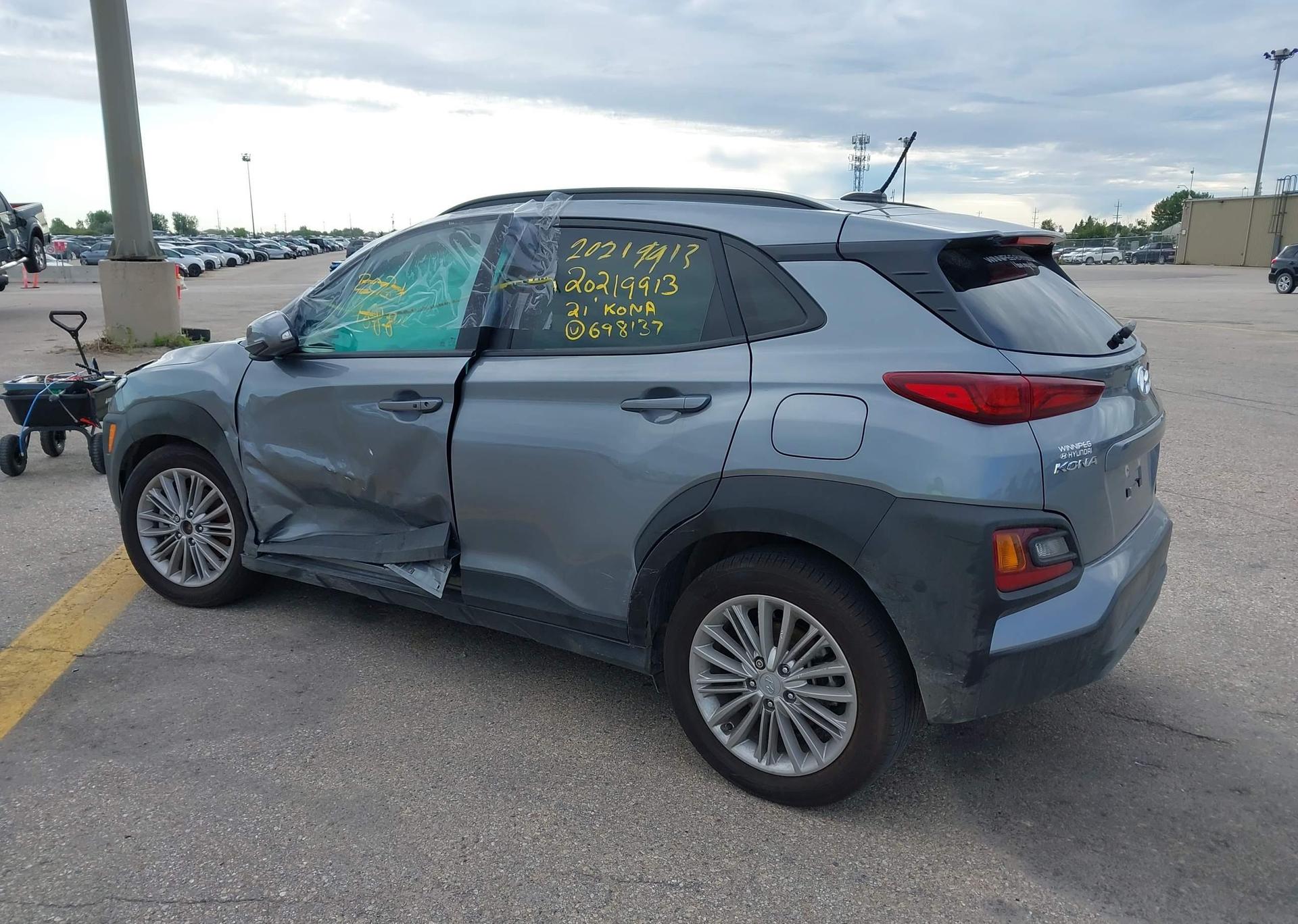 2021 HYUNDAI KONA LUXURY