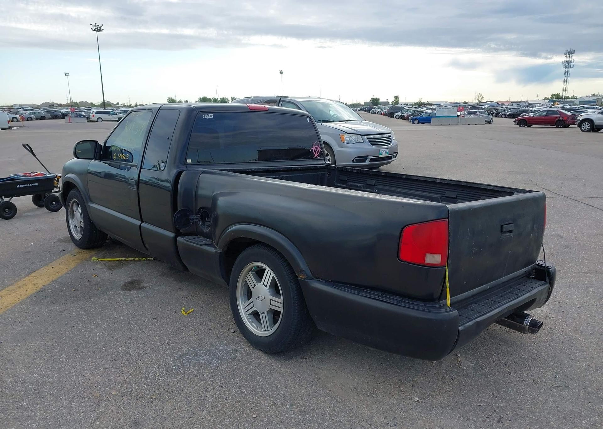 1998 CHEVROLET S10 4+CAB