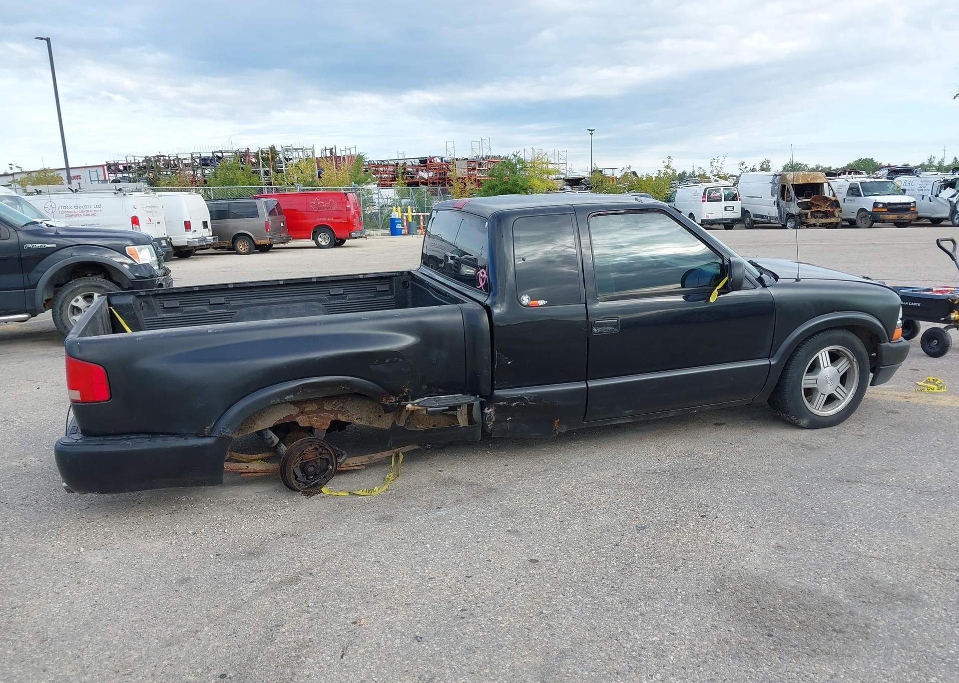 1998 CHEVROLET S10 4+CAB