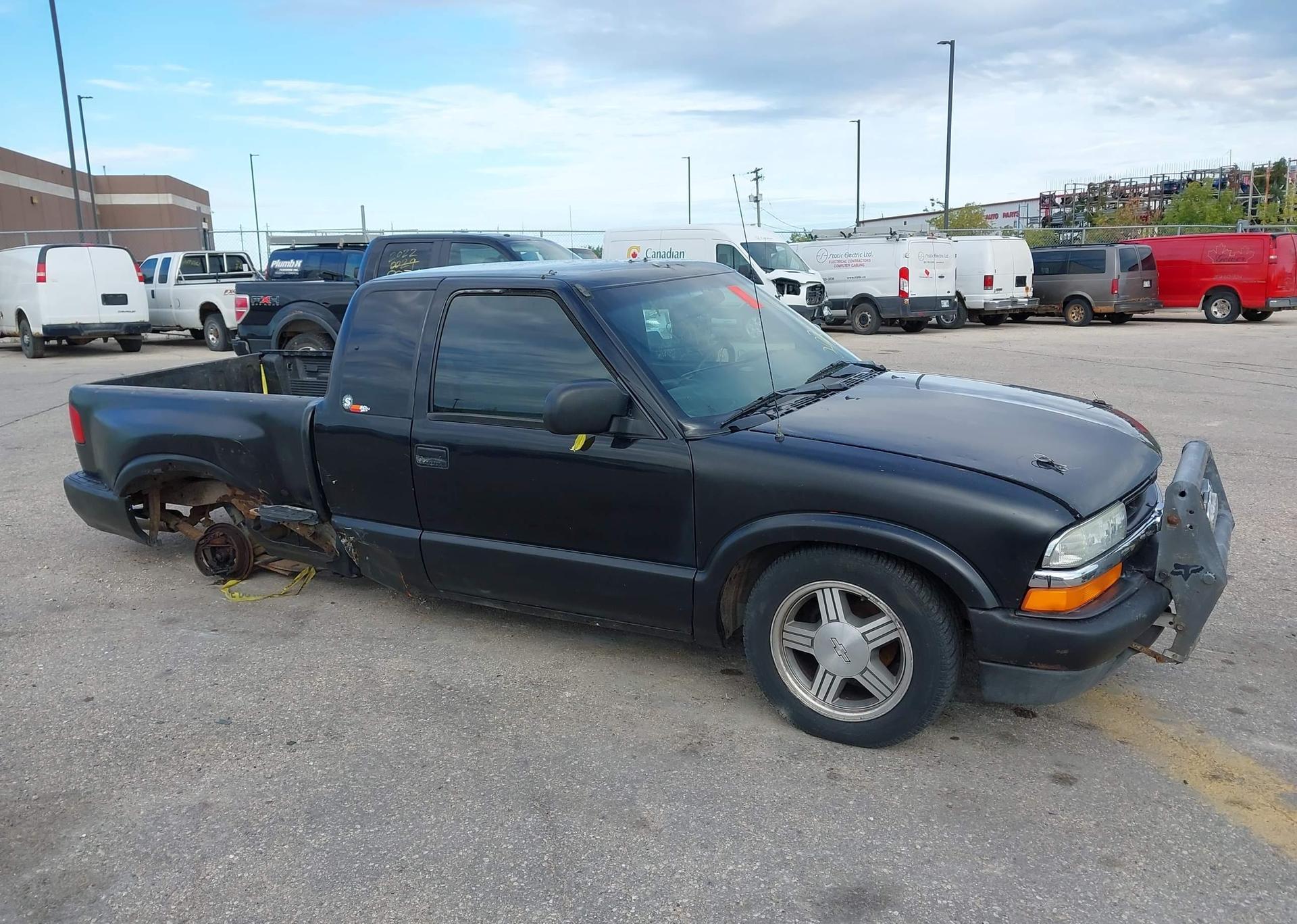 1998 CHEVROLET S10 4+CAB