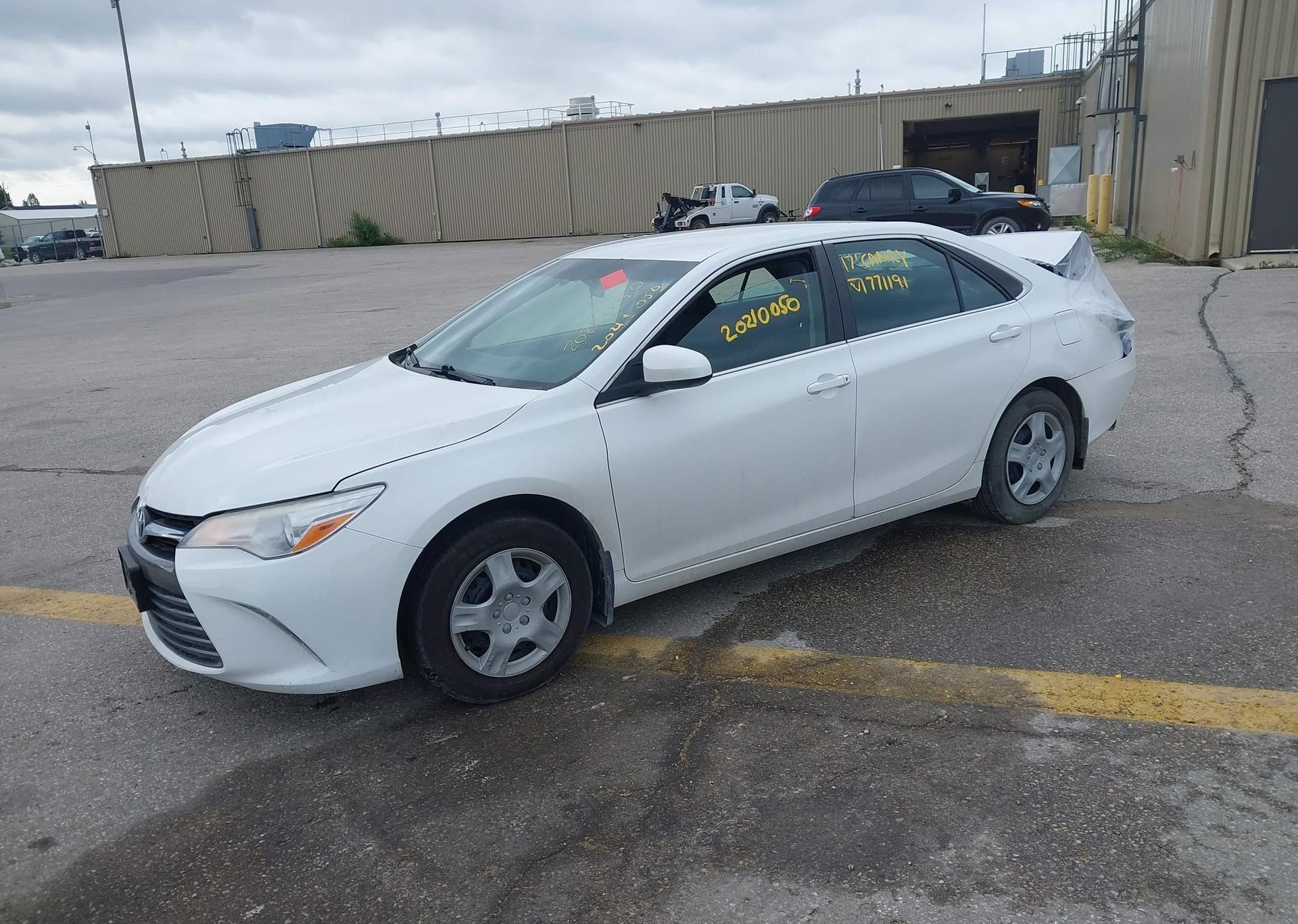 2017 TOYOTA CAMRY LE