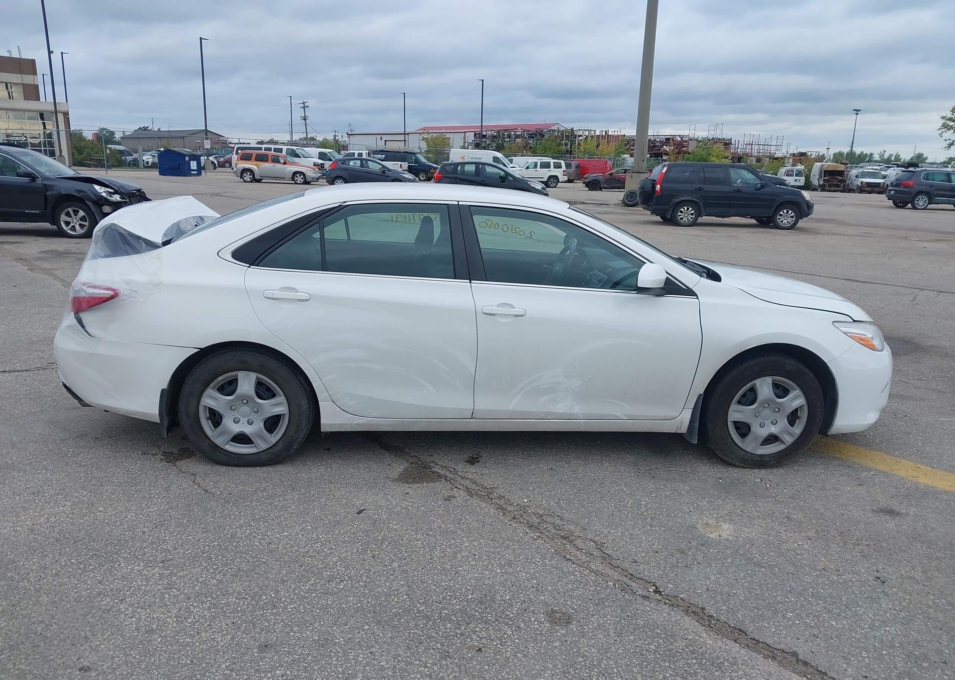 2017 TOYOTA CAMRY LE