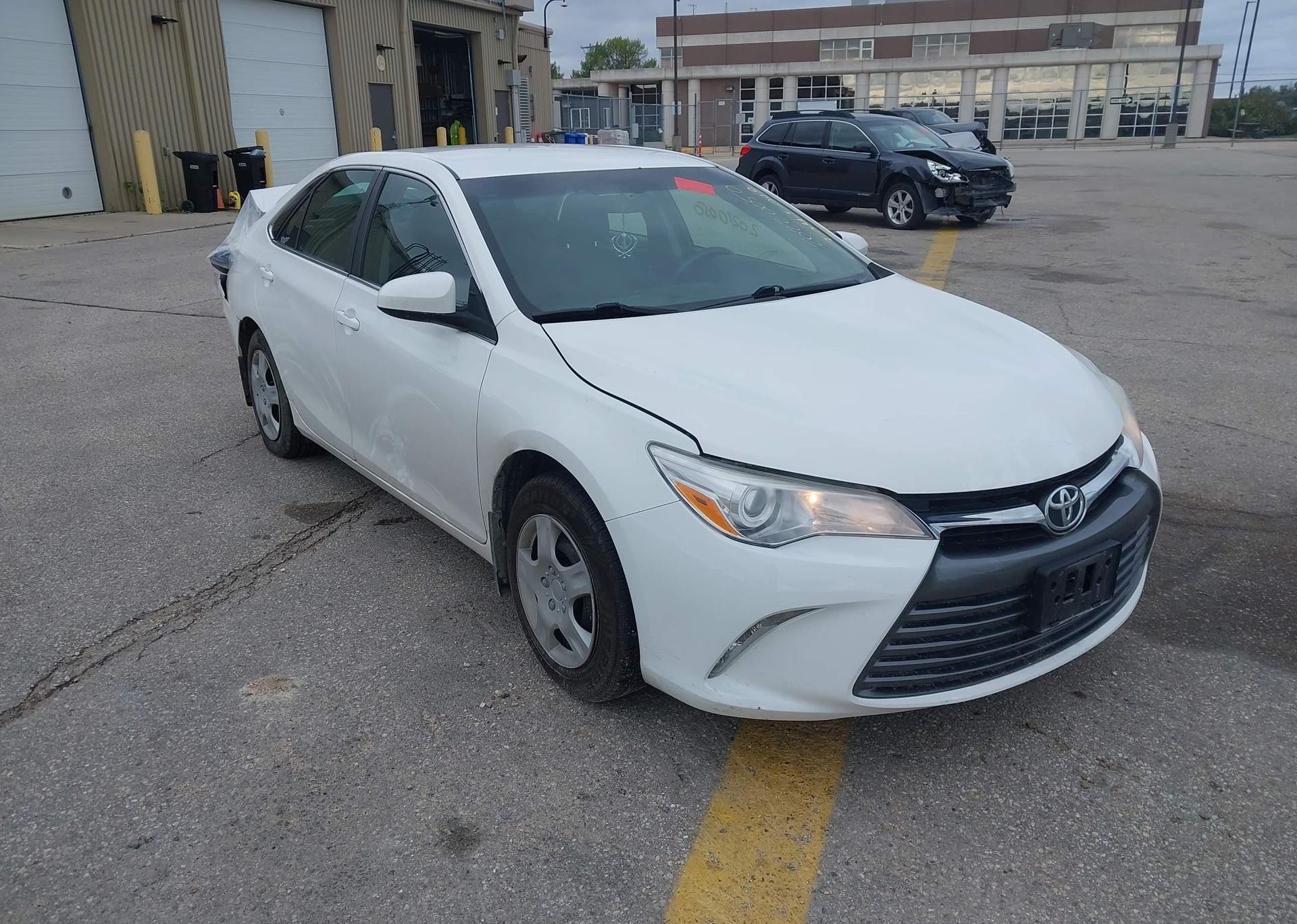 2017 TOYOTA CAMRY LE