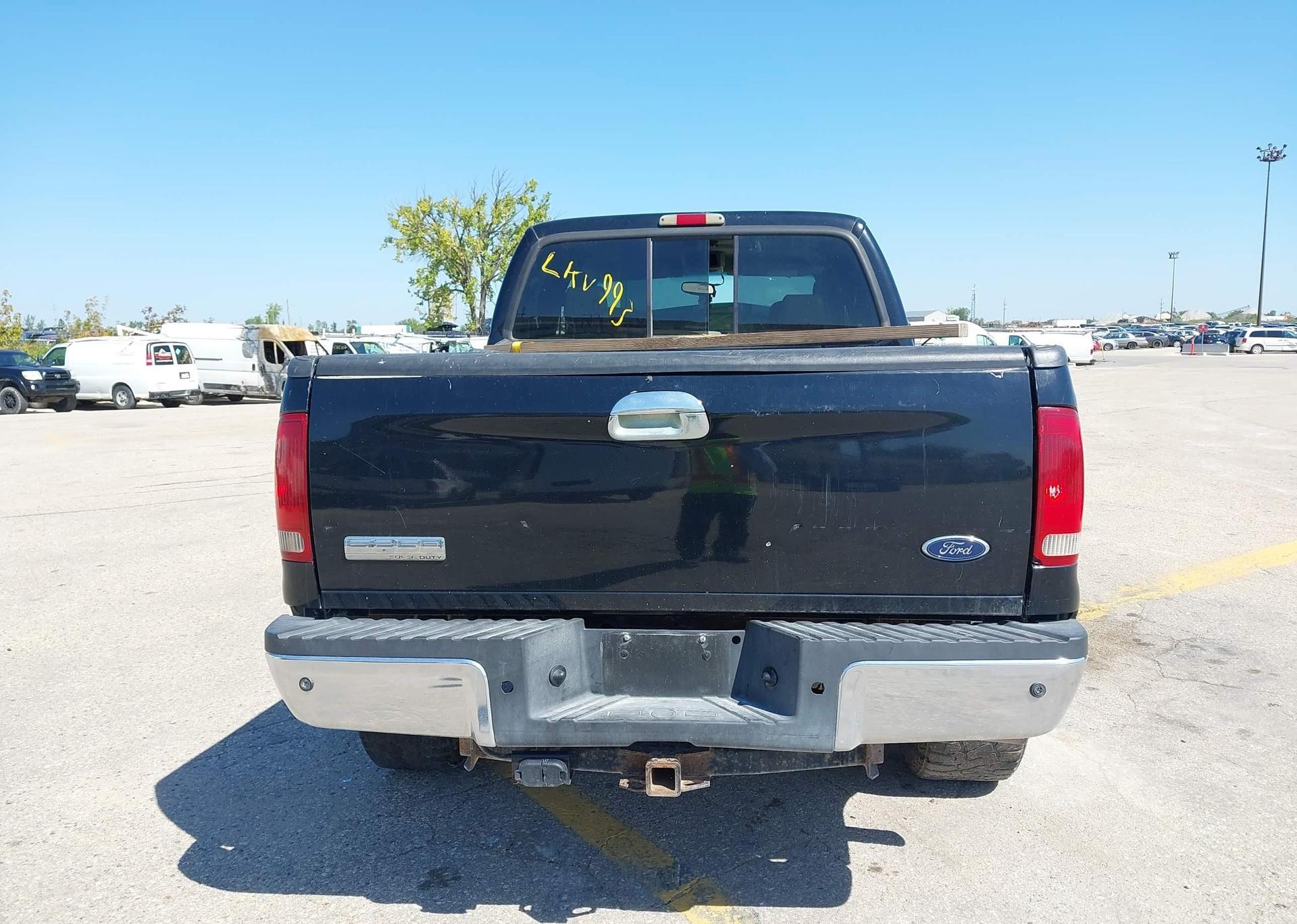 2005 FORD F350 SD LARIAT CREW CAB