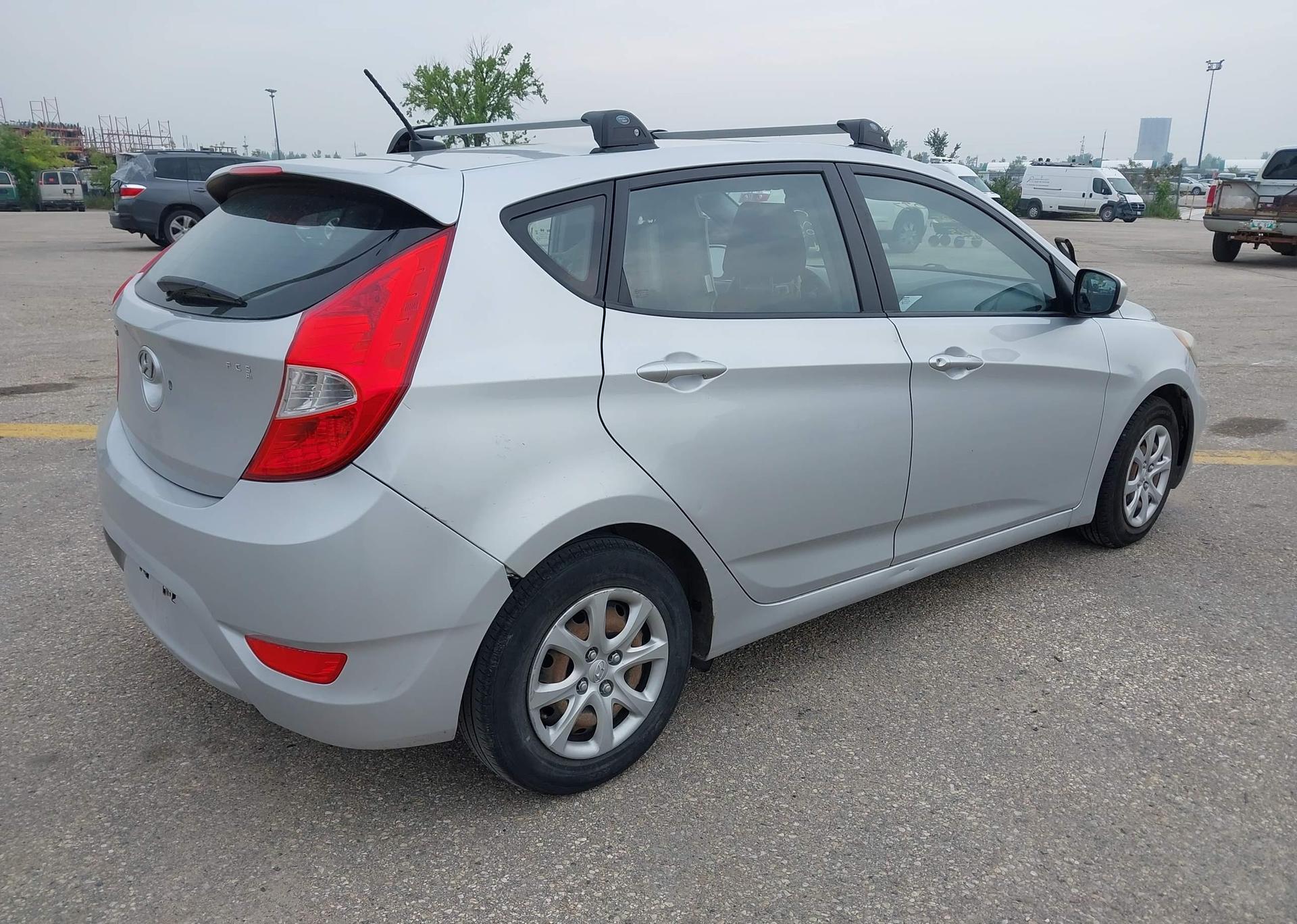 2014 HYUNDAI ACCENT GL