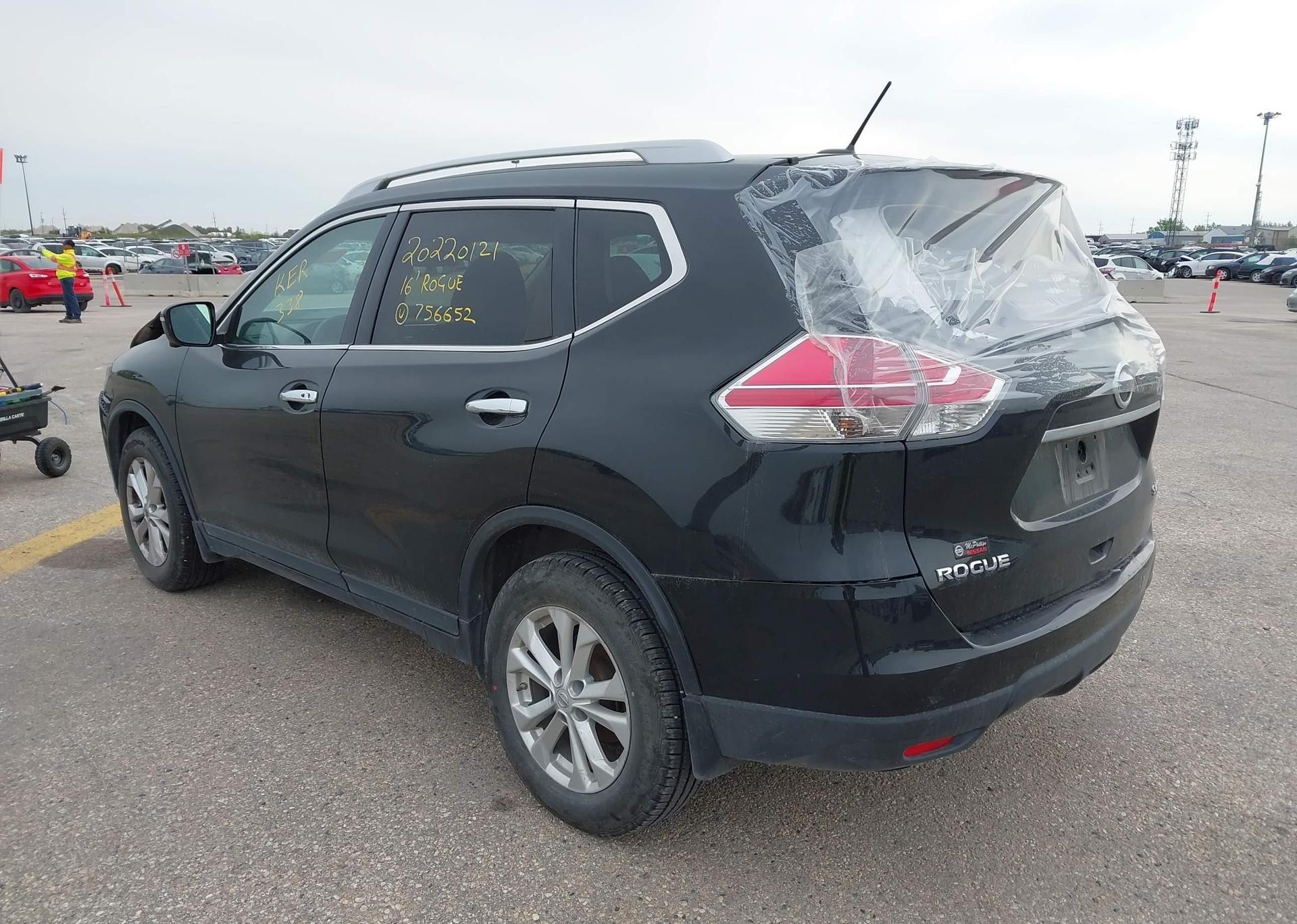 2016 NISSAN ROGUE SV