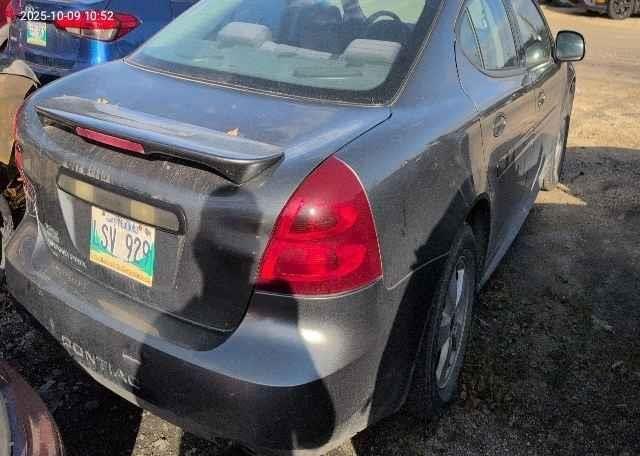 2005 PONTIAC GRAND PRIX