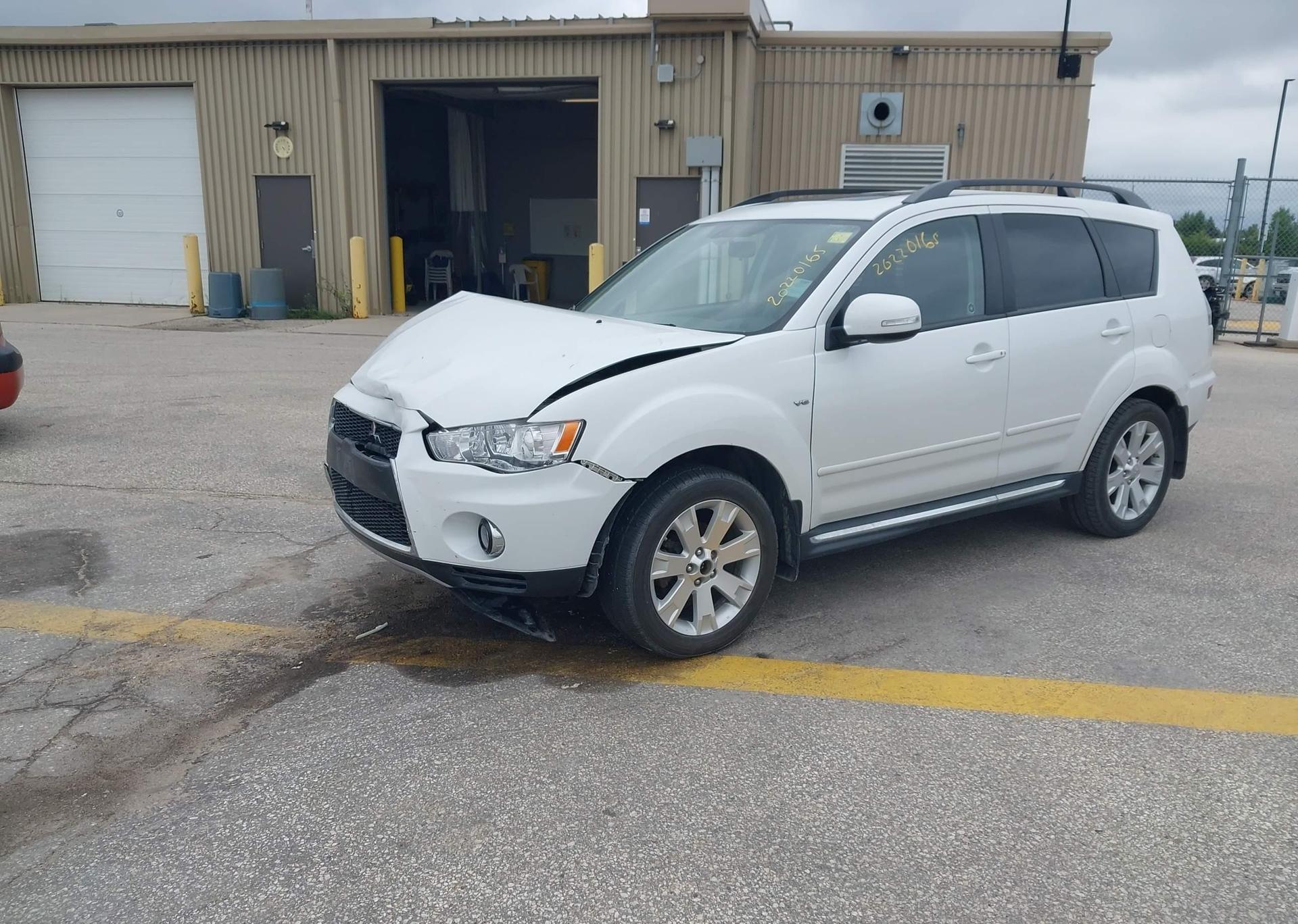 2011 MITSUBISHI OUTLANDER XLS