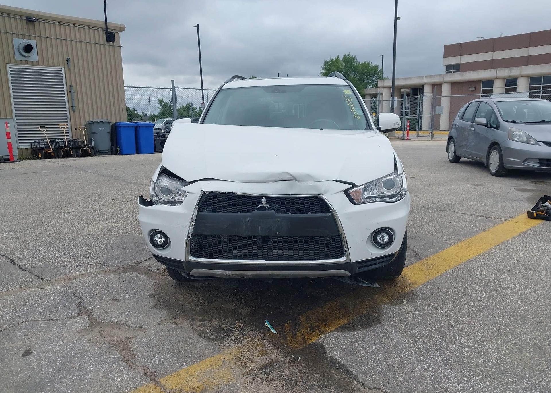 2011 MITSUBISHI OUTLANDER XLS