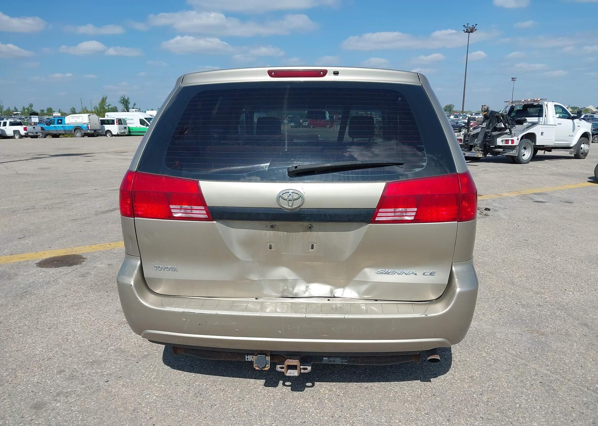 2004 TOYOTA SIENNA CE V6