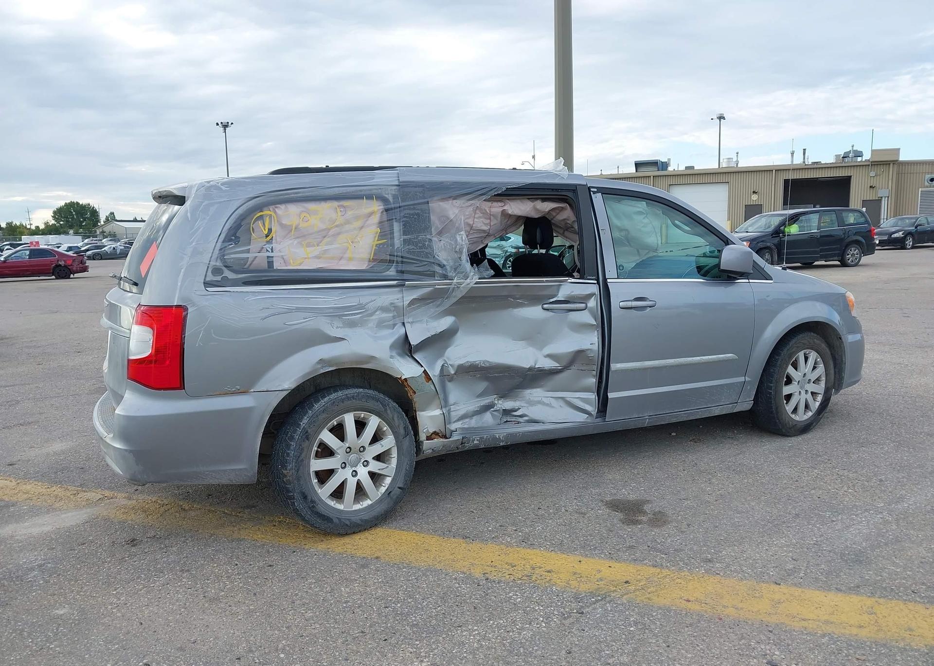 2013 CHRYSLER TOWN & COUNTRY LIMITED