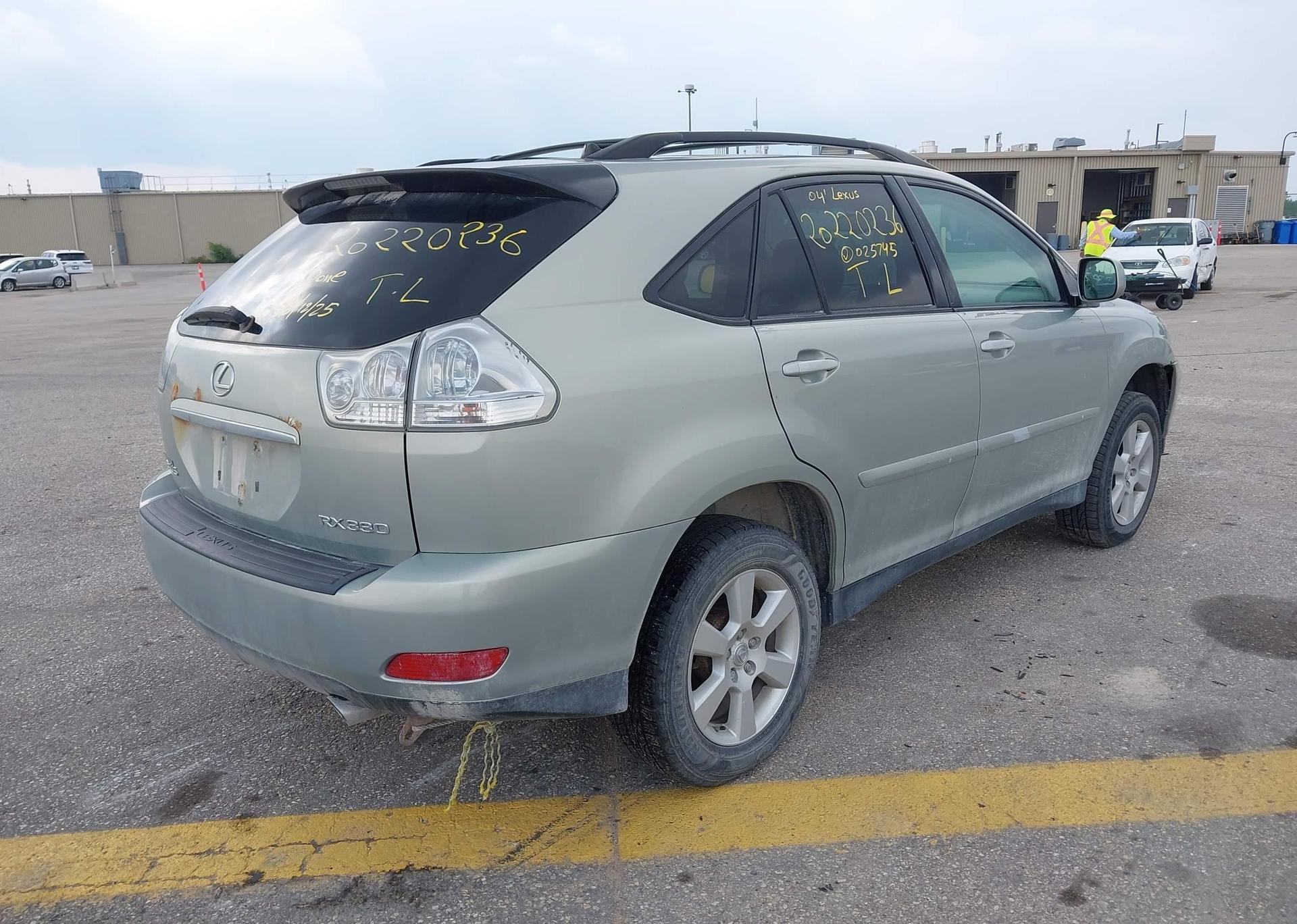 2004 LEXUS RX330