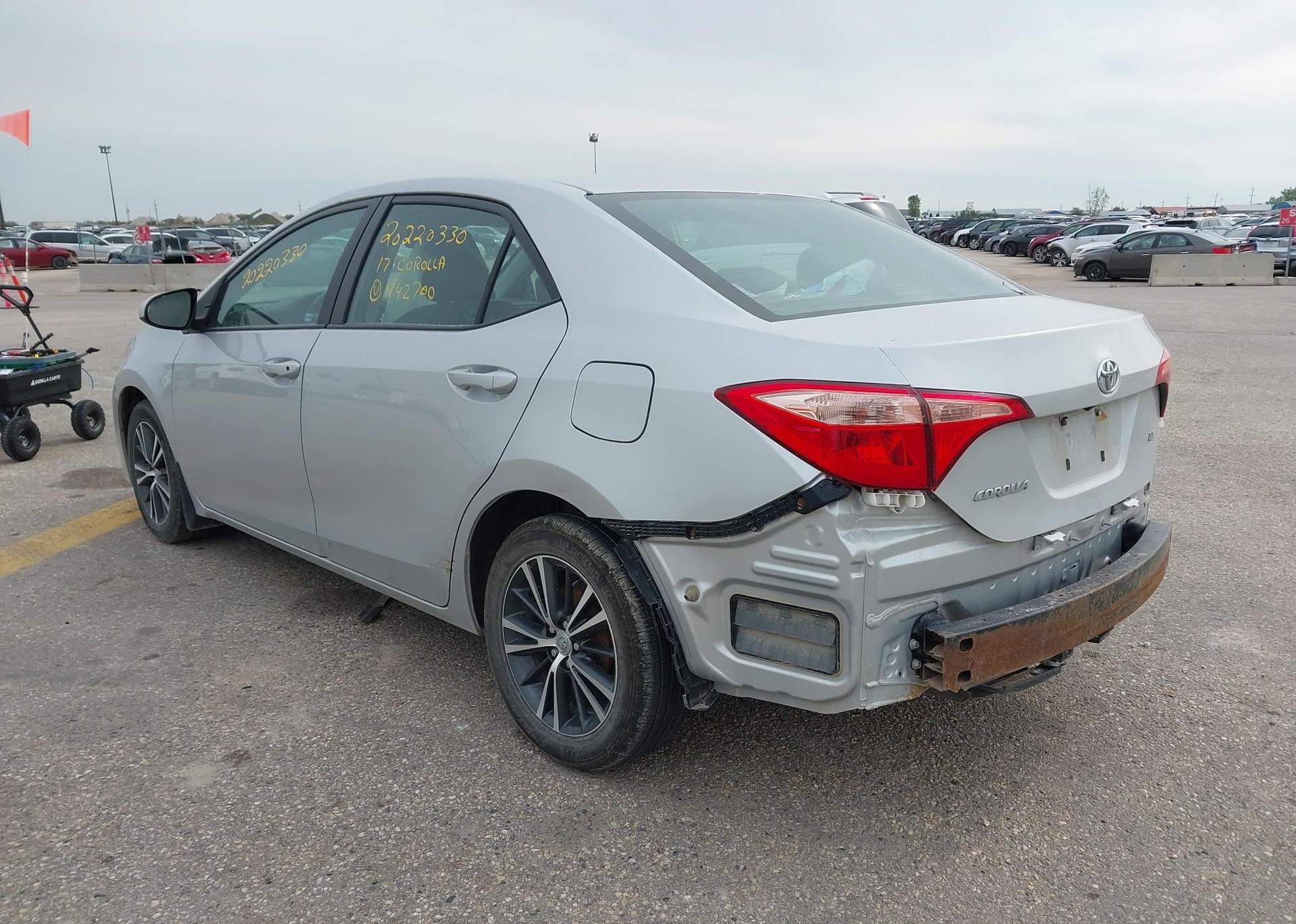 2017 TOYOTA COROLLA LE