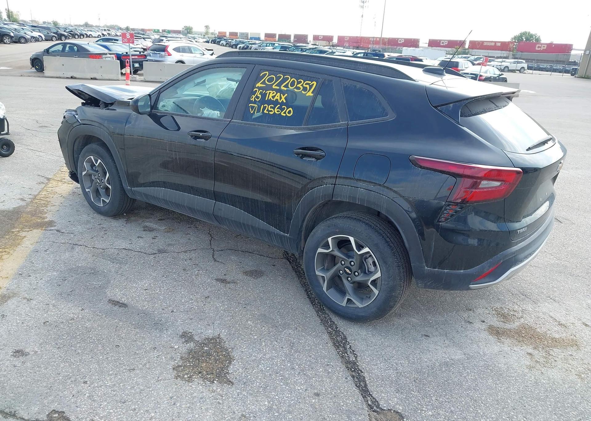 2025 CHEVROLET trax lt